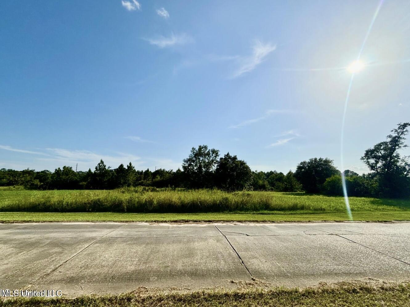 5072 Atlantis Drive, Bay Saint Louis, Mississippi image 2