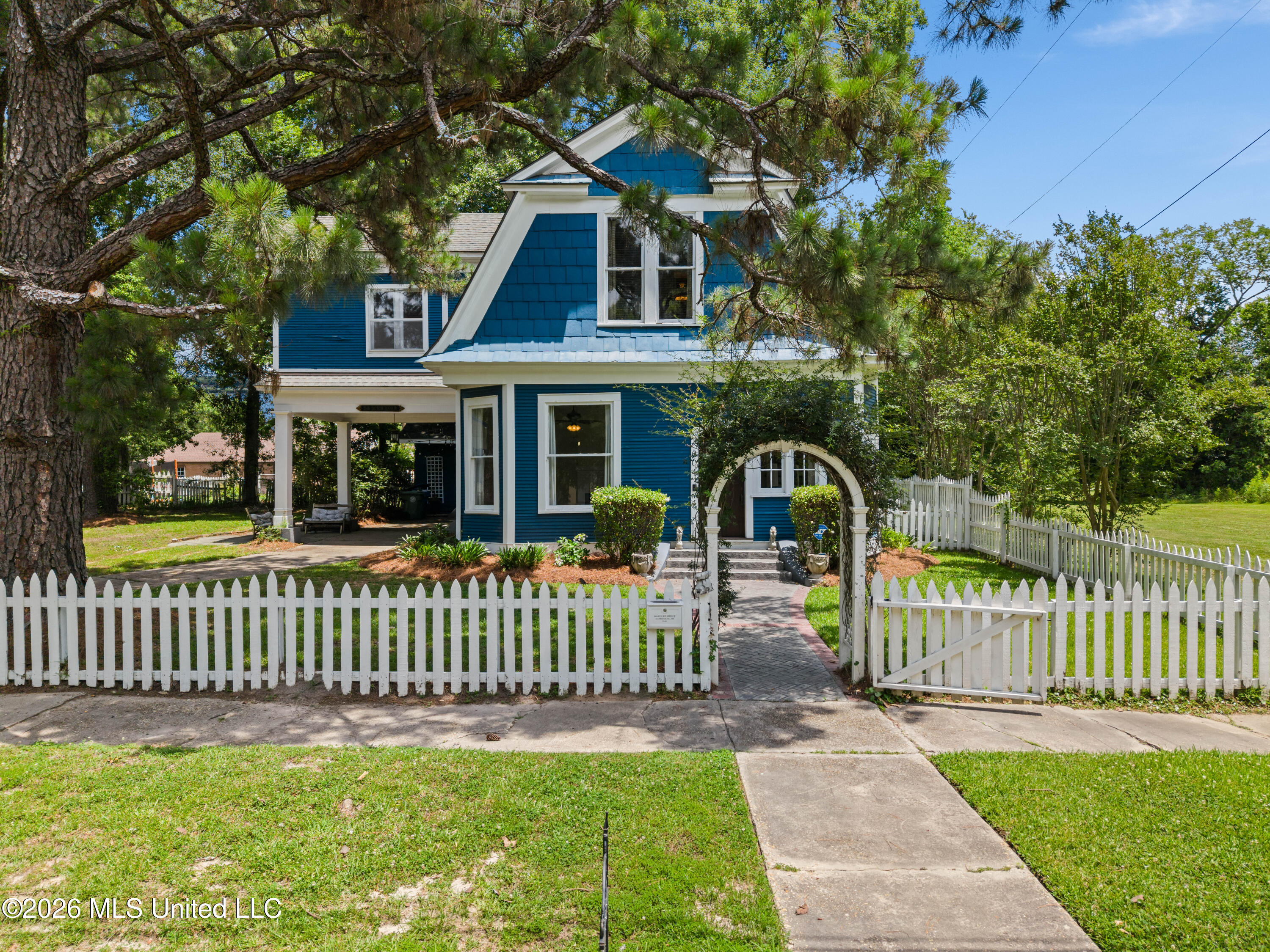 604 Court Street