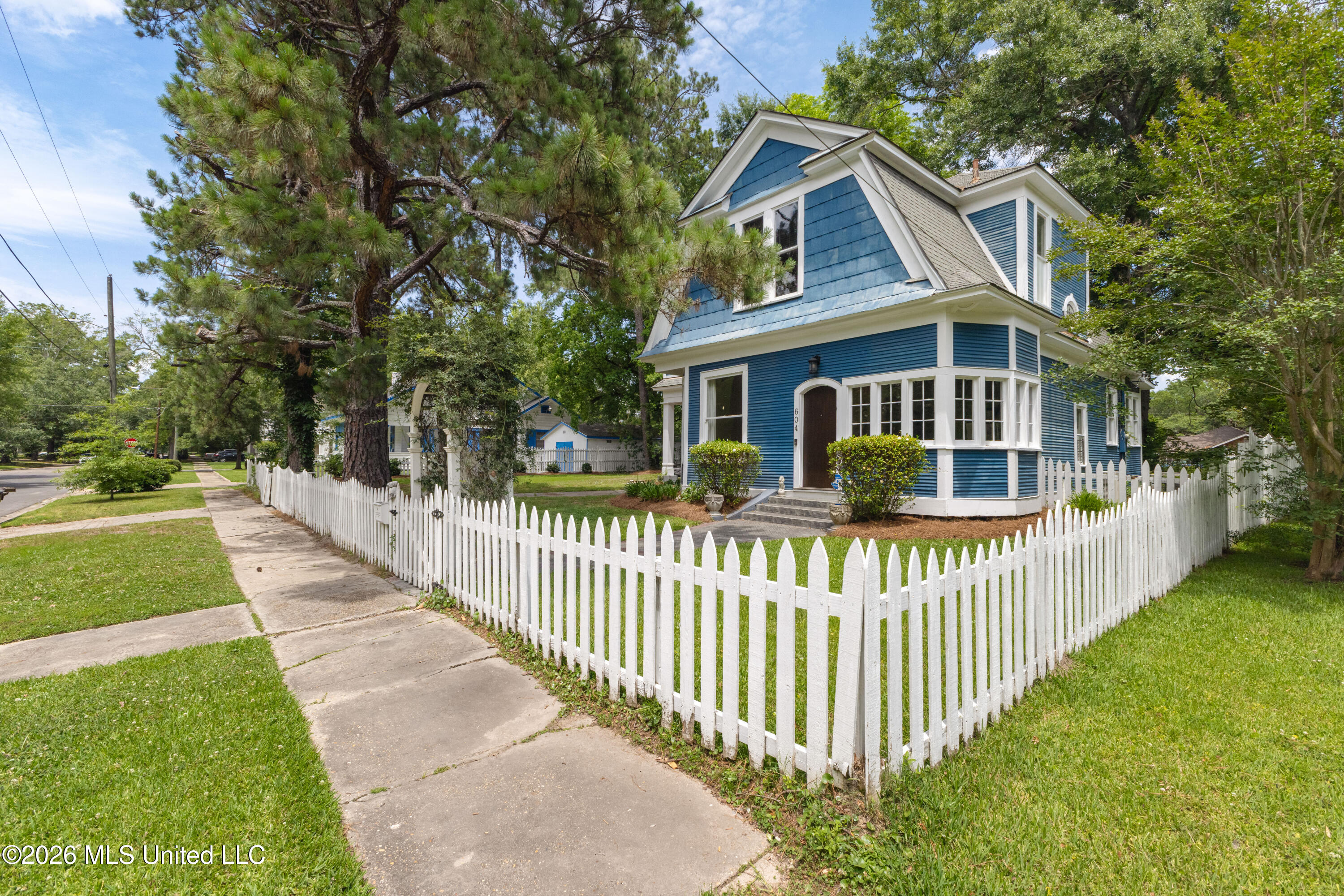604 Court Street