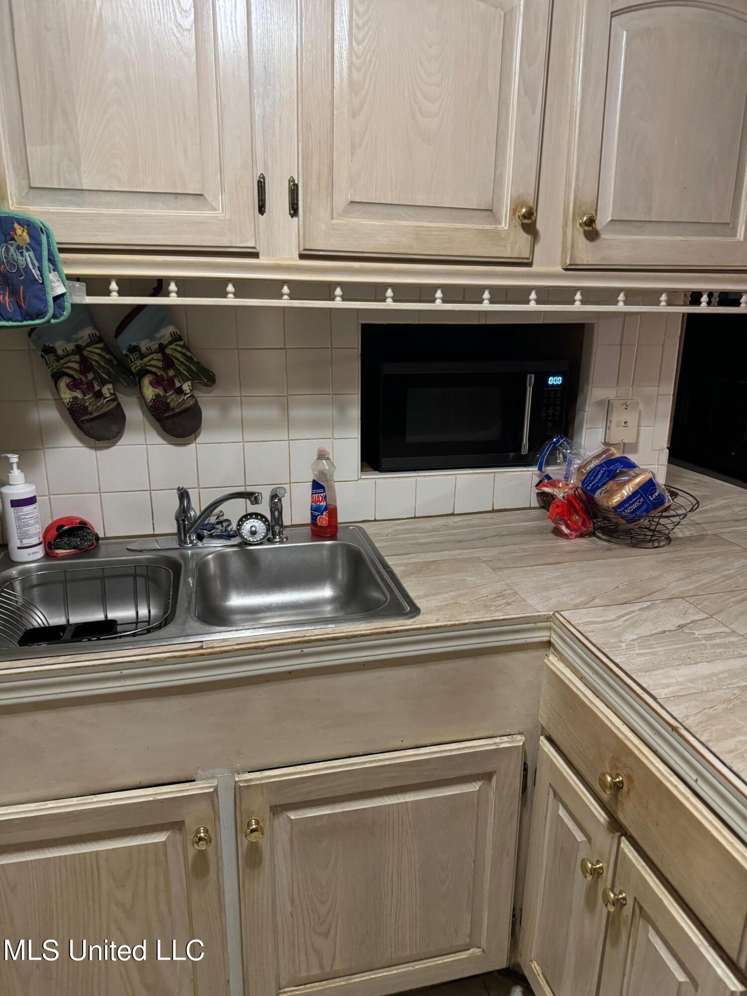 2340 Queensroad Avenue, Jackson, Mississippi image 7