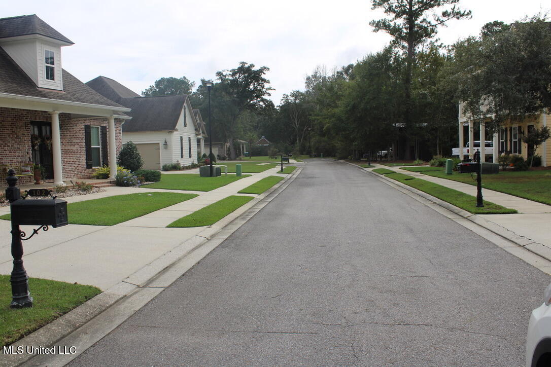 W Park Drive, Ocean Springs, Mississippi image 6