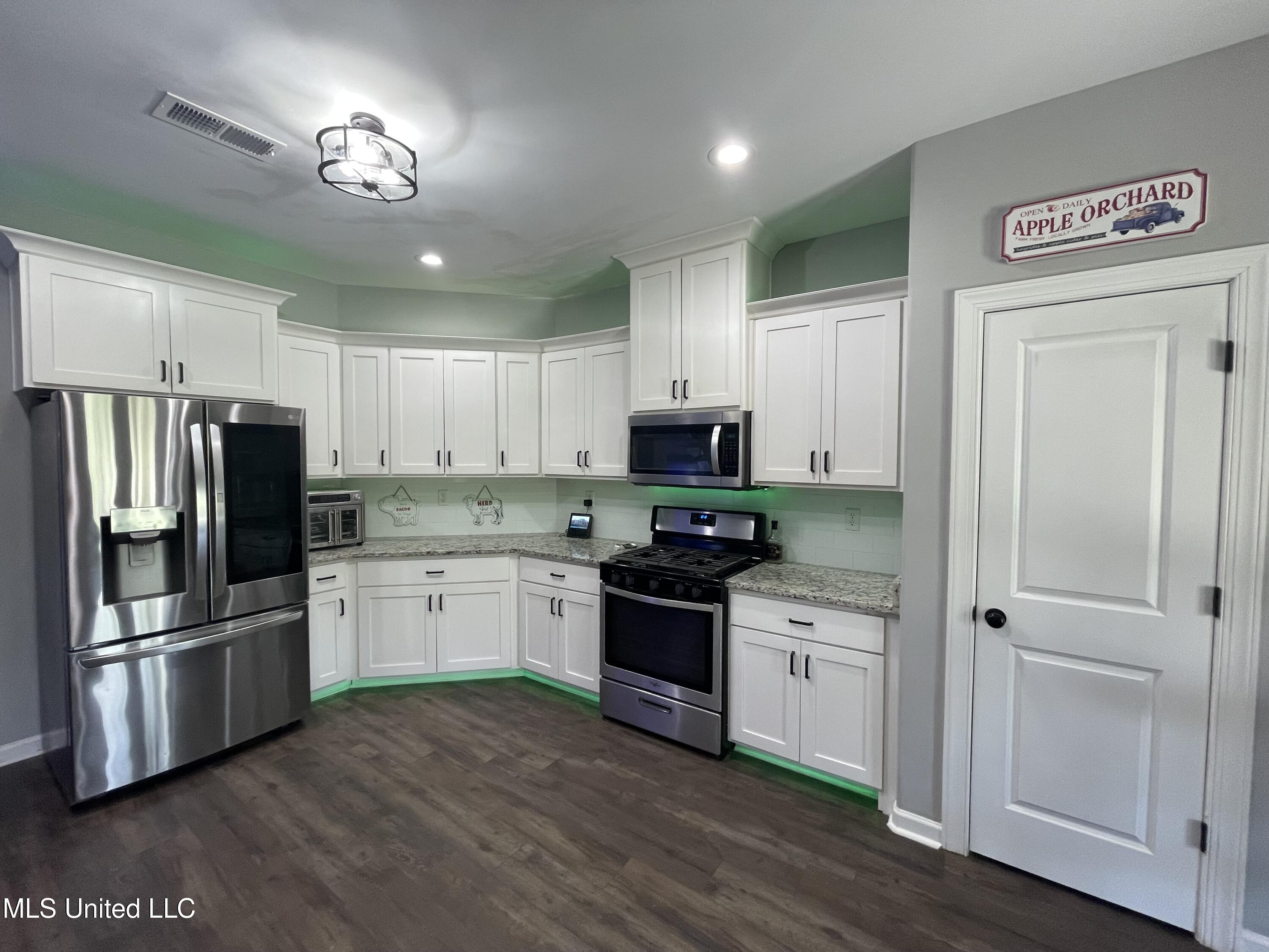 9653 Trenton Trail, Olive Branch, Mississippi image 4