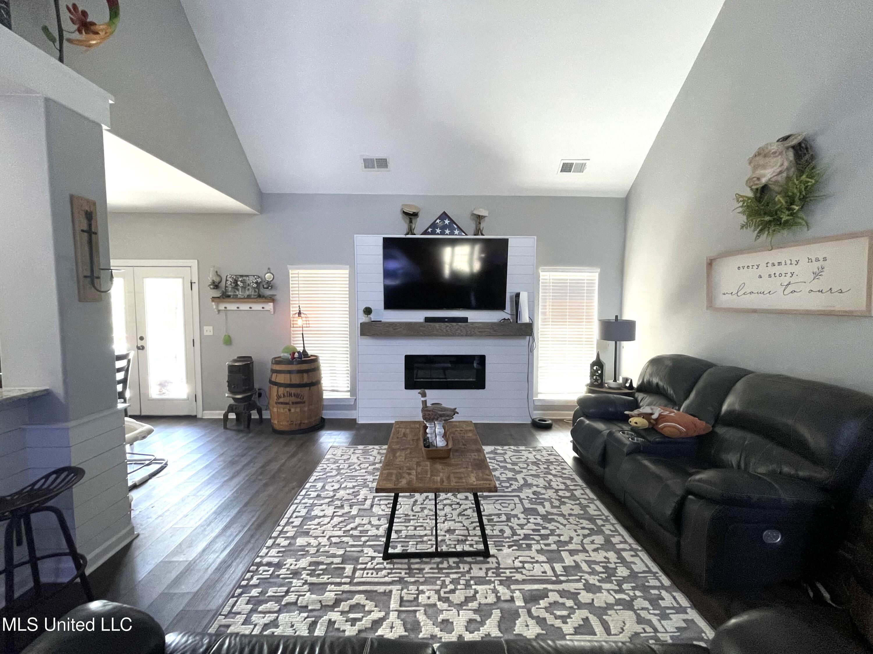 9653 Trenton Trail, Olive Branch, Mississippi image 2
