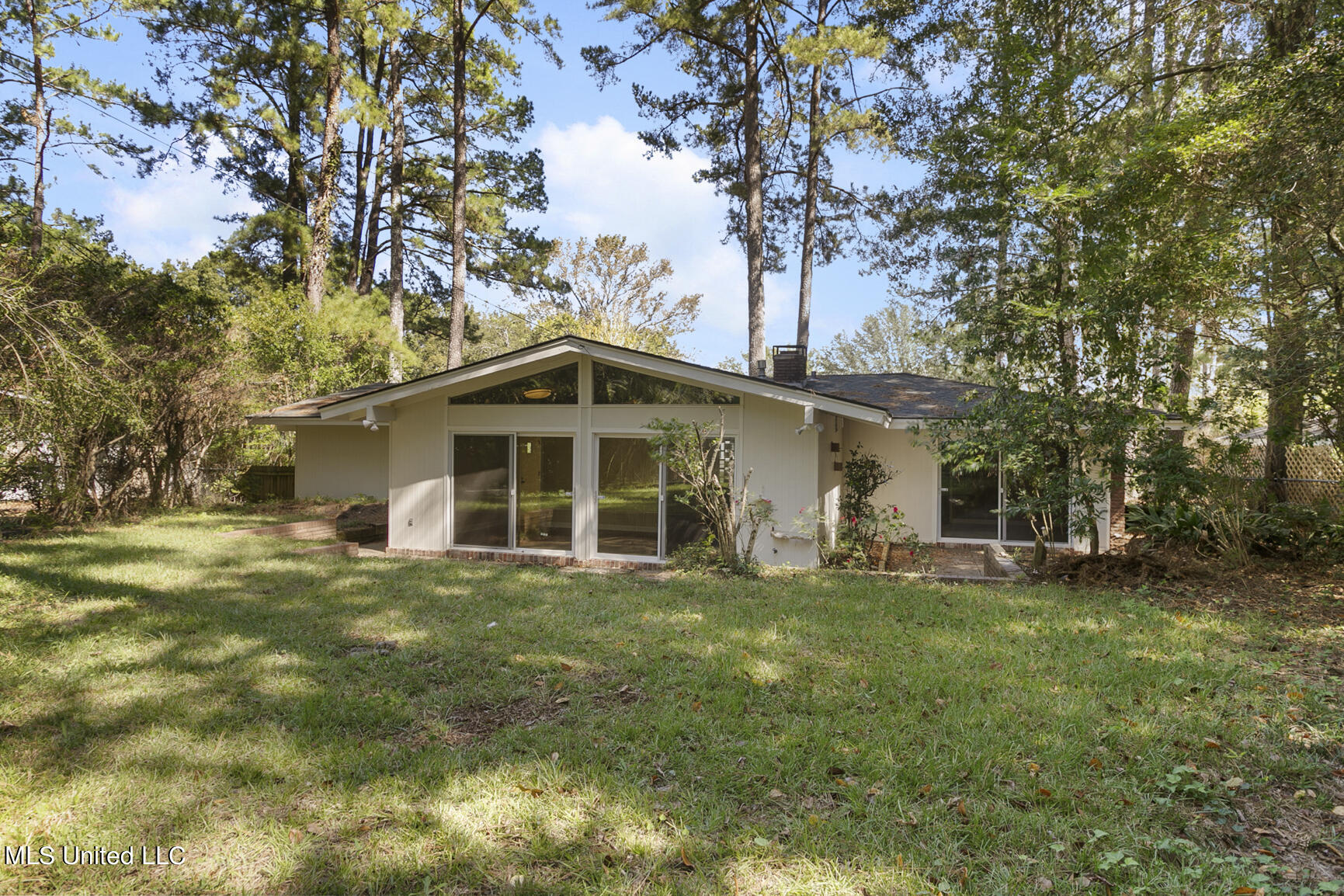 833 Briarwood Drive, Jackson, Mississippi image 20