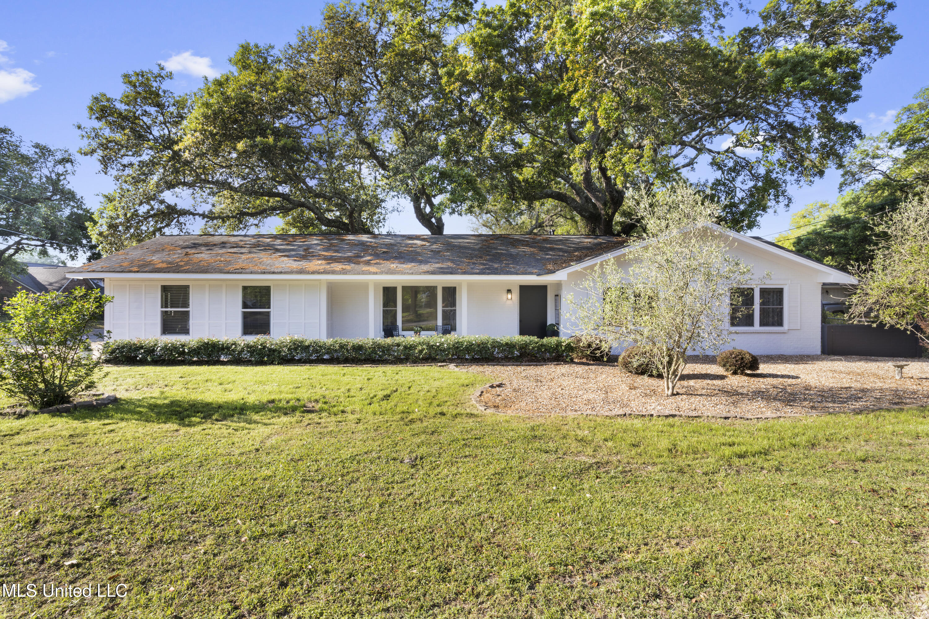 1560 E Second Street, Pass Christian, Mississippi image 1