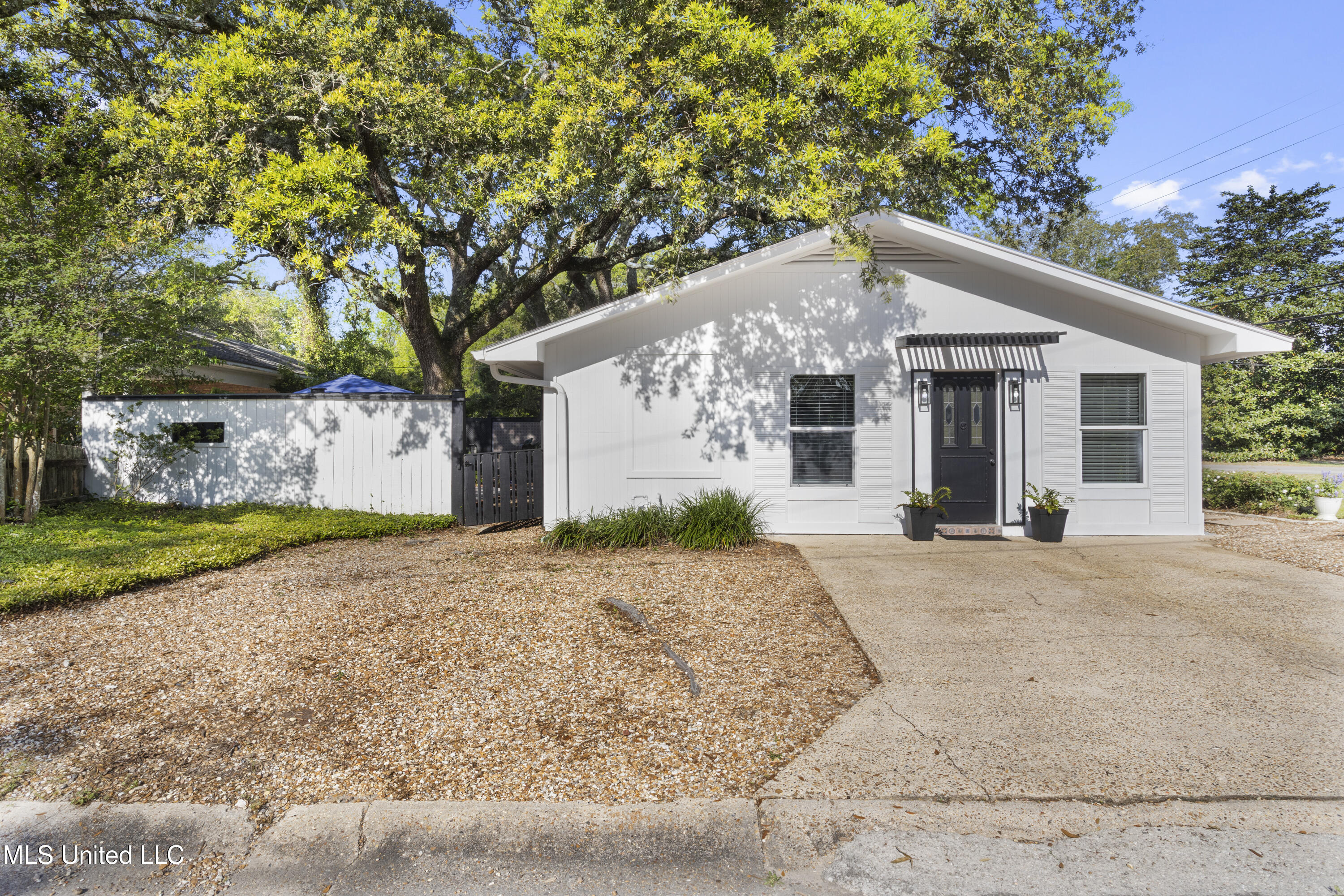 1560 E Second Street, Pass Christian, Mississippi image 42