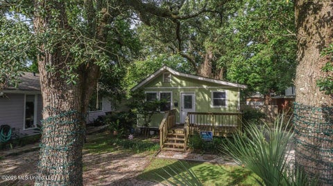 Homes For Sale - 403 Beverly Drive<br/> Harrison County, Biloxi, MS 39530