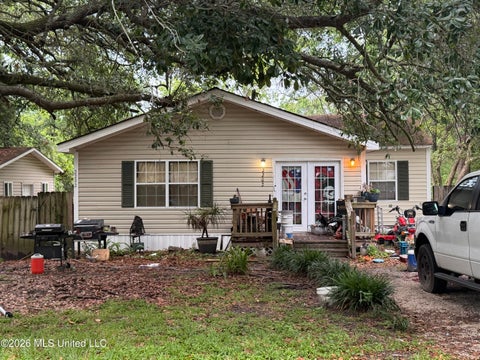 Homes For Sale - 2202 22nd Street<br/> Pascagoula, MS 39581