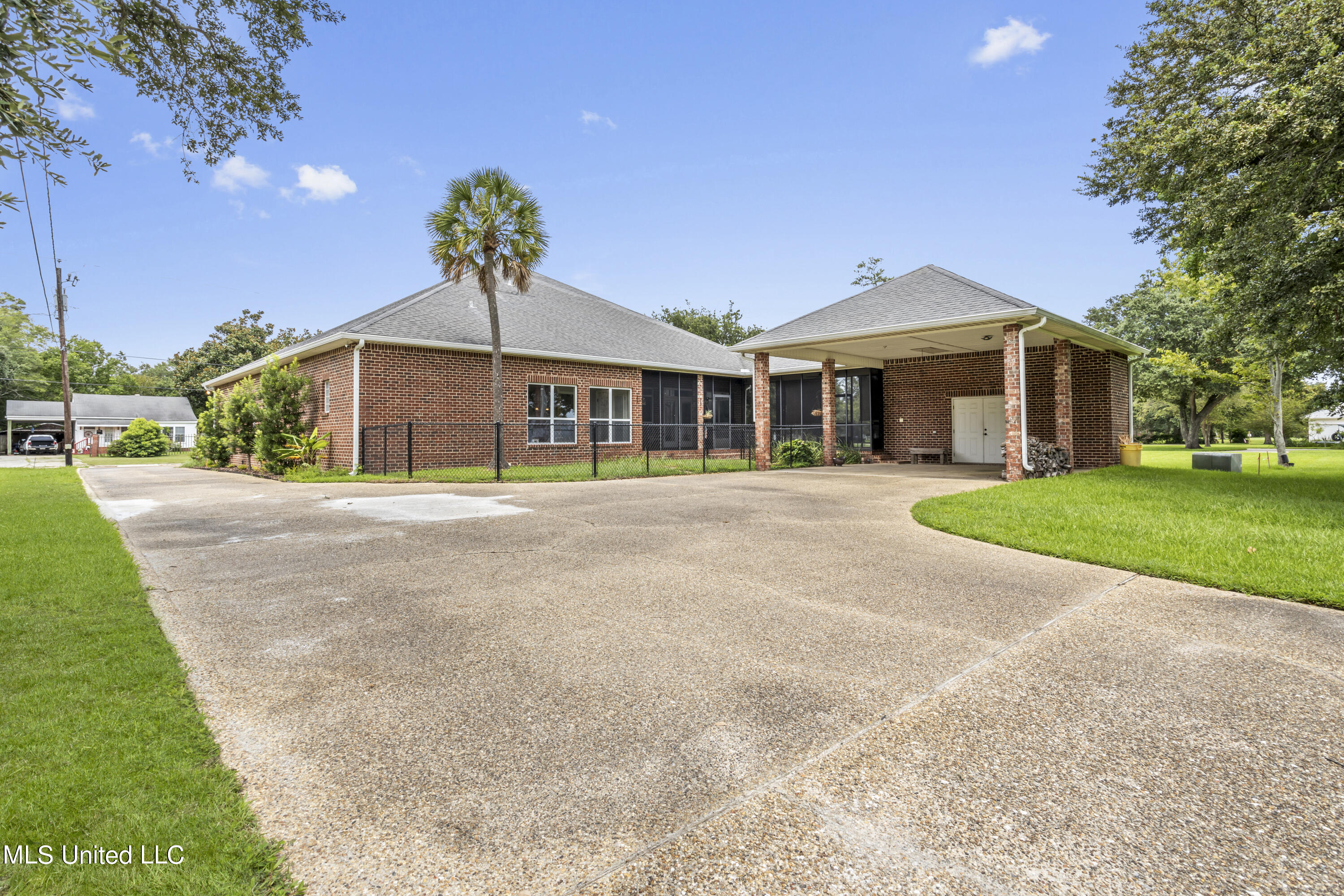 2112 Washington Avenue, Pascagoula, Mississippi image 3