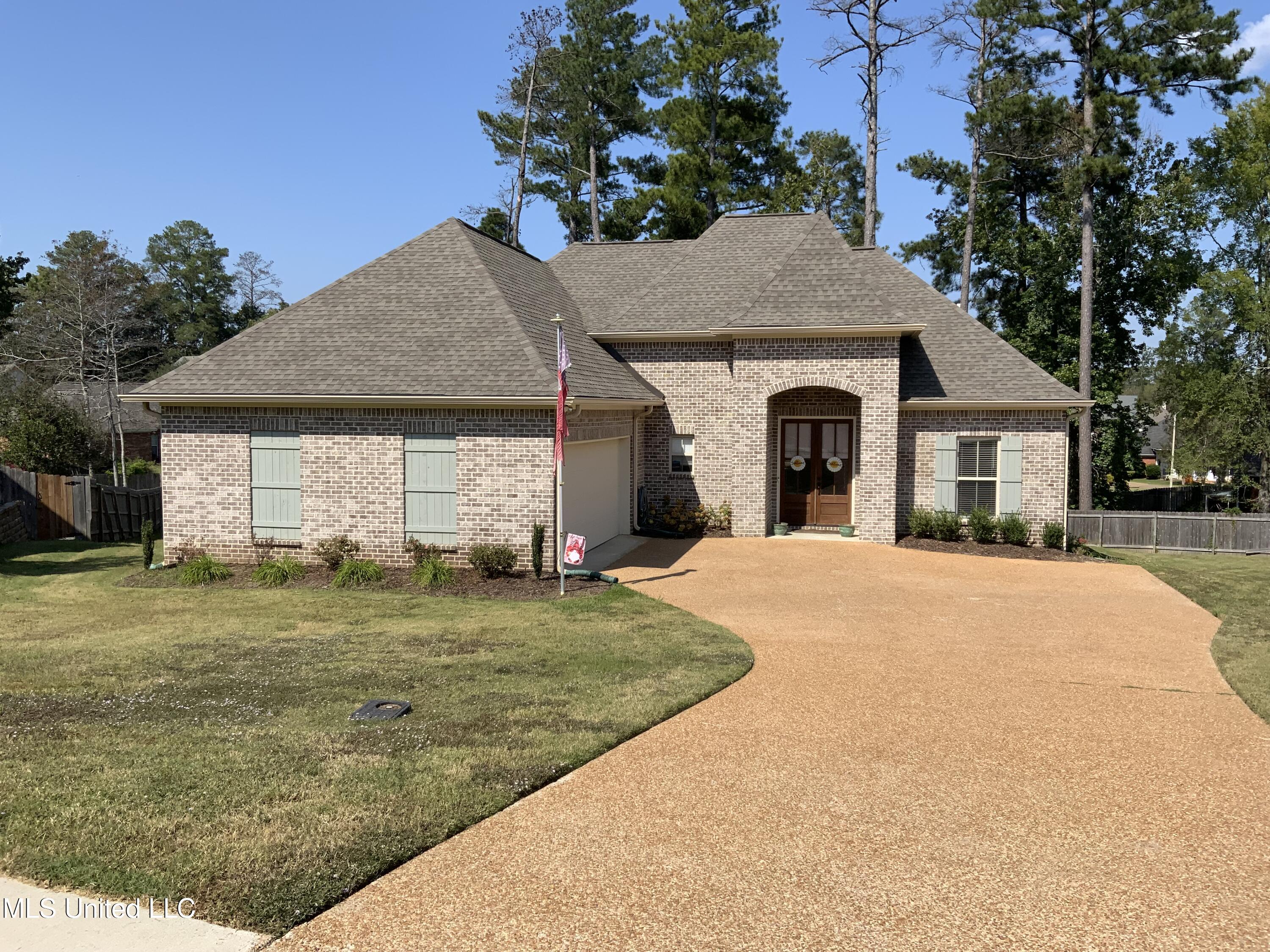 604 Ridgeview Circle, Brandon, Mississippi image 1