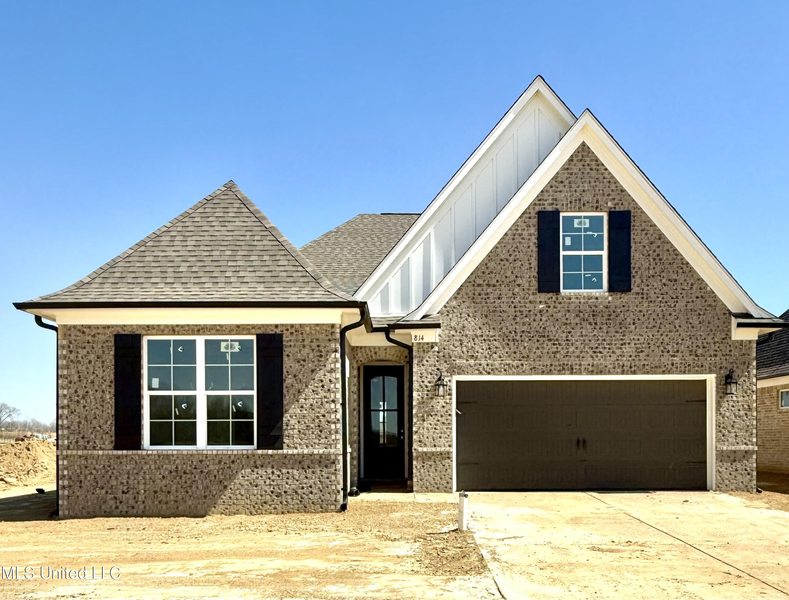 814 Coahoma Court, Nesbit, Mississippi image 1