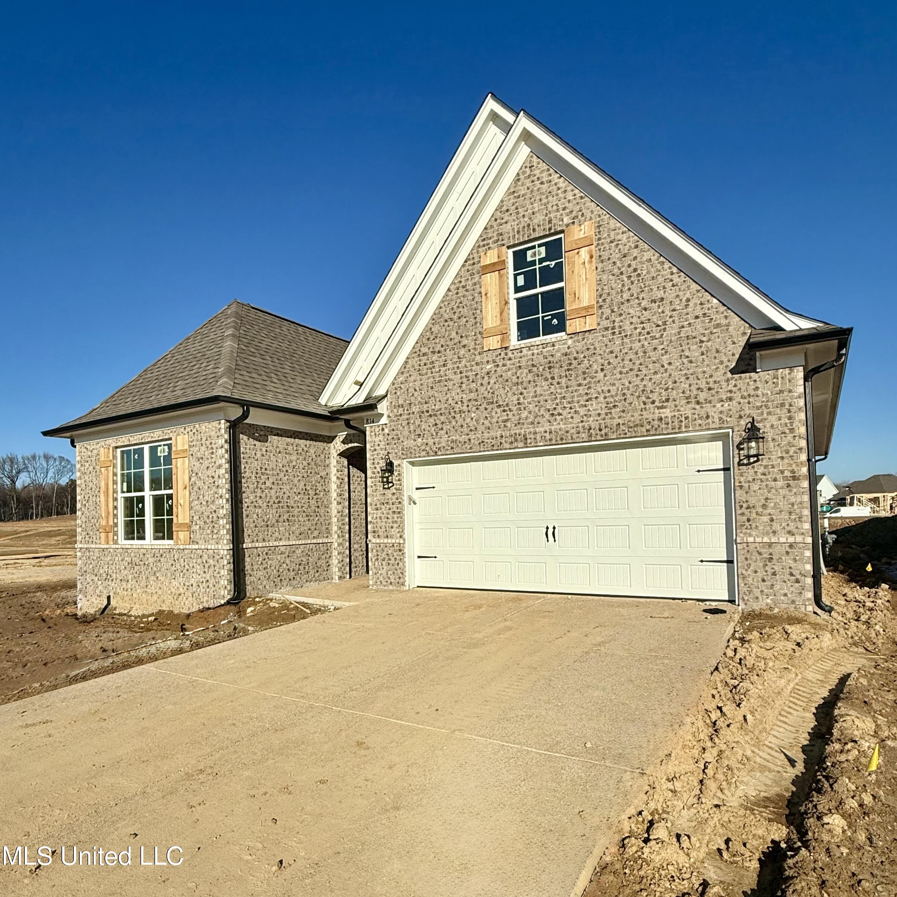 814 Coahoma Court, Nesbit, Mississippi image 4