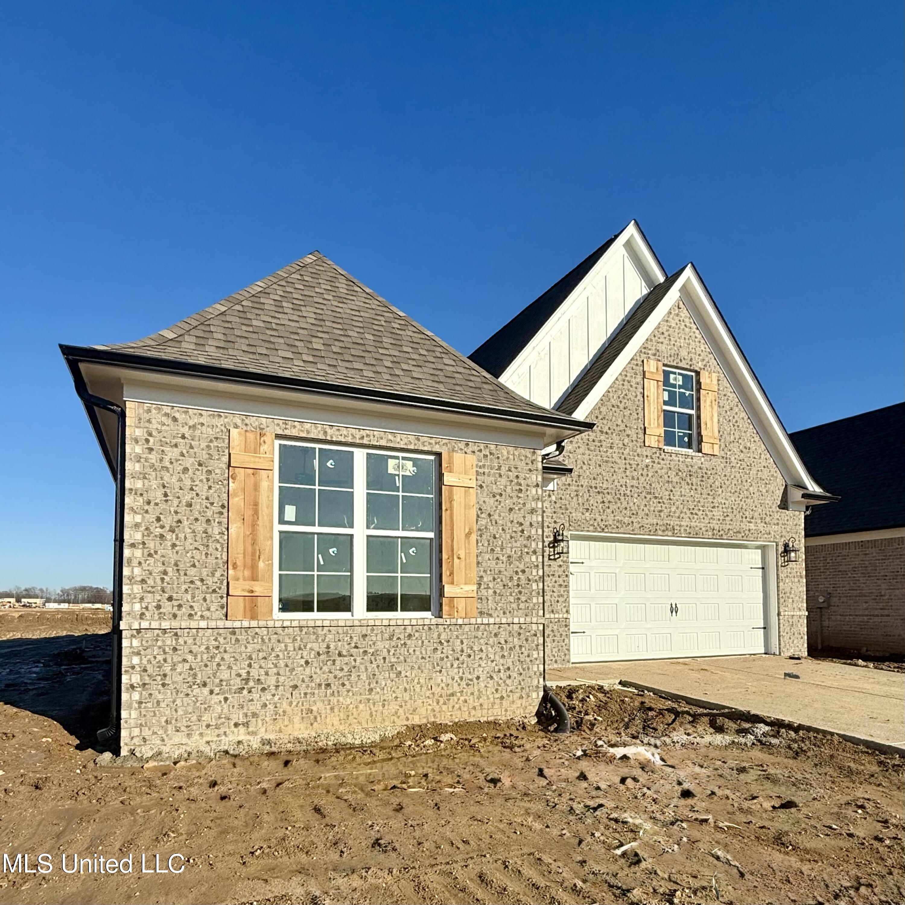 814 Coahoma Court, Nesbit, Mississippi image 3
