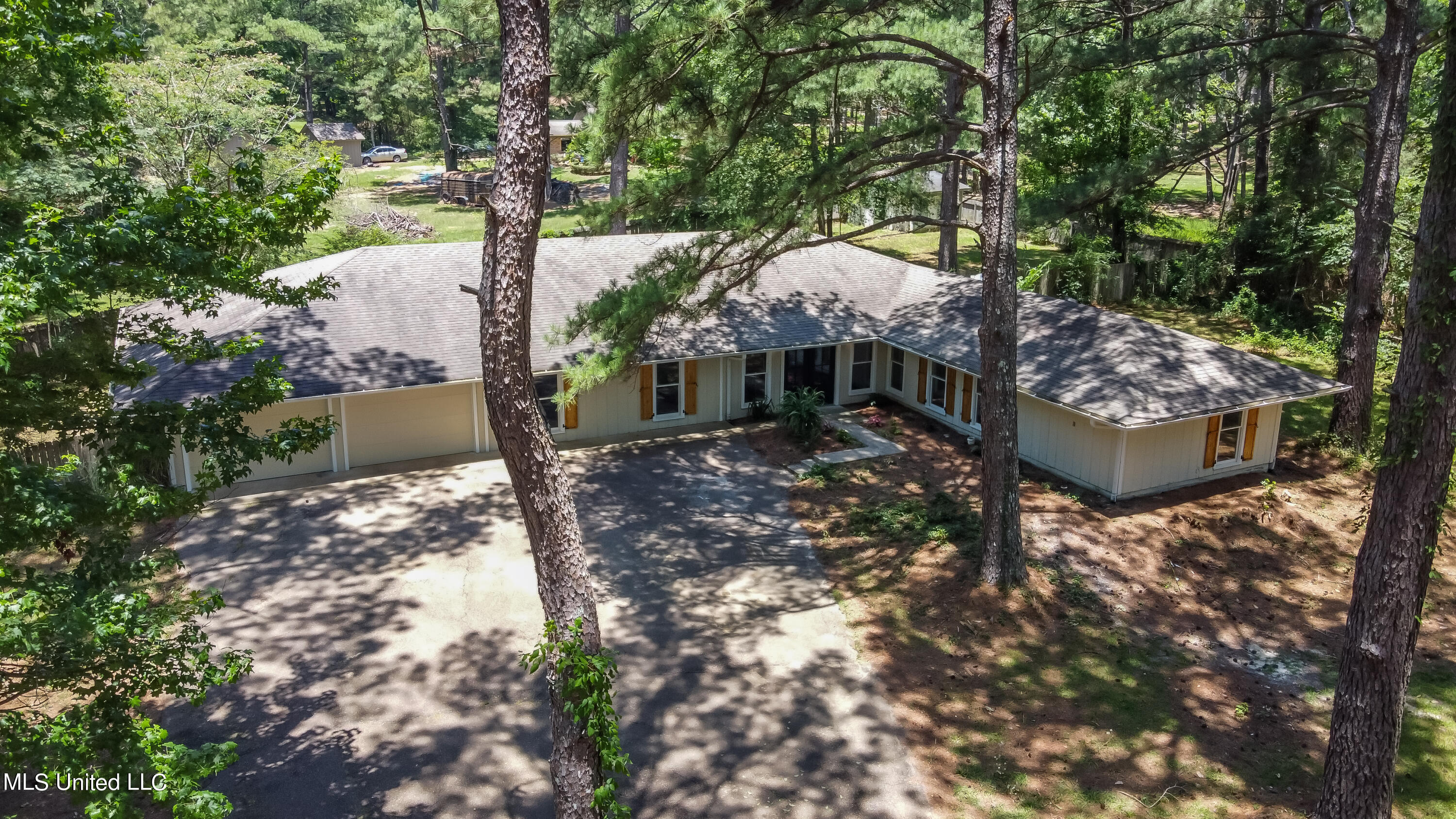 551 Holly Bush Road, Brandon, Mississippi image 5
