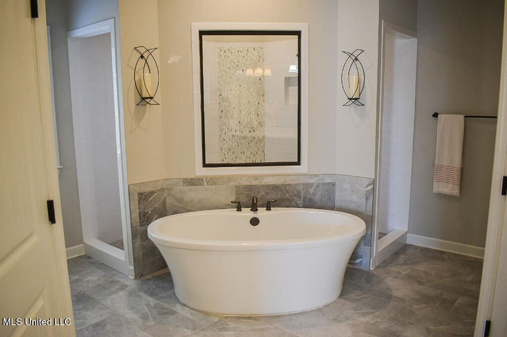 5228 Forest Bend Cove, Southaven, Mississippi image 10