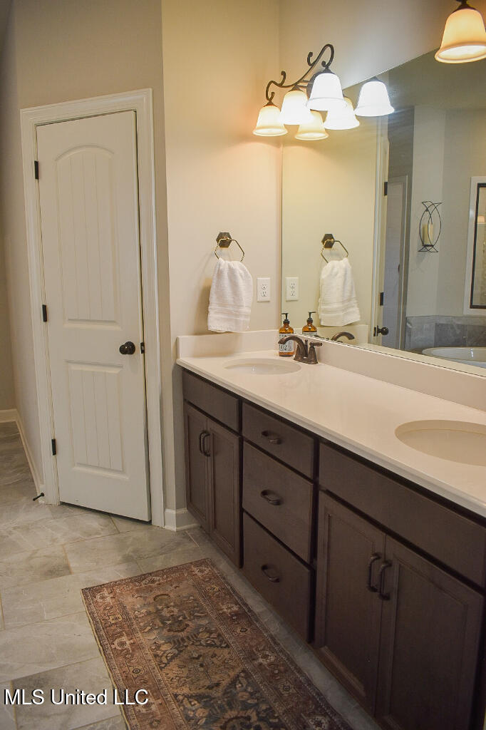 5228 Forest Bend Cove, Southaven, Mississippi image 11