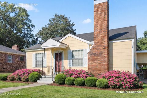 Homes For Sale - 515 Lakeview Avenue<br/> McComb, MS 39648