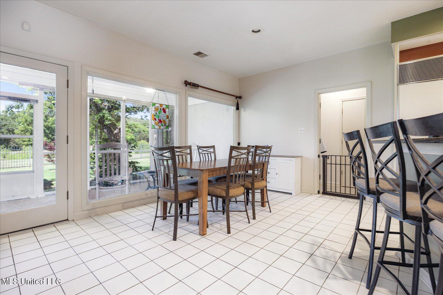 7925 Kirkwood Cove, Olive Branch, Mississippi image 13