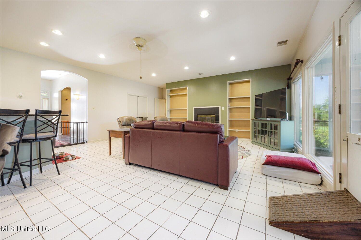 7925 Kirkwood Cove, Olive Branch, Mississippi image 9