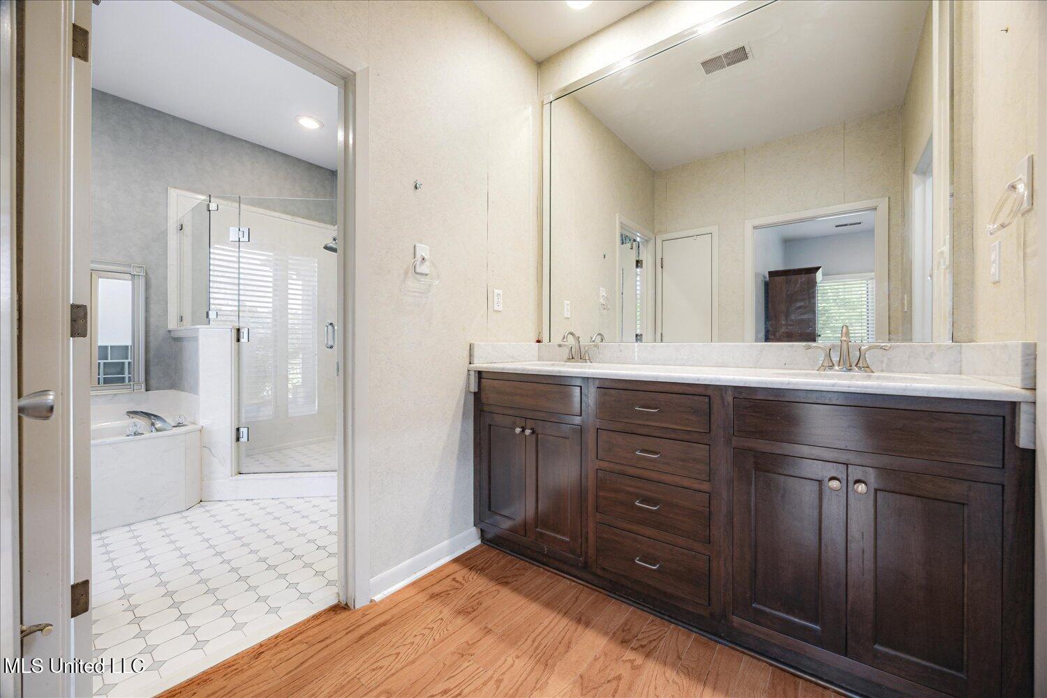 7925 Kirkwood Cove, Olive Branch, Mississippi image 18