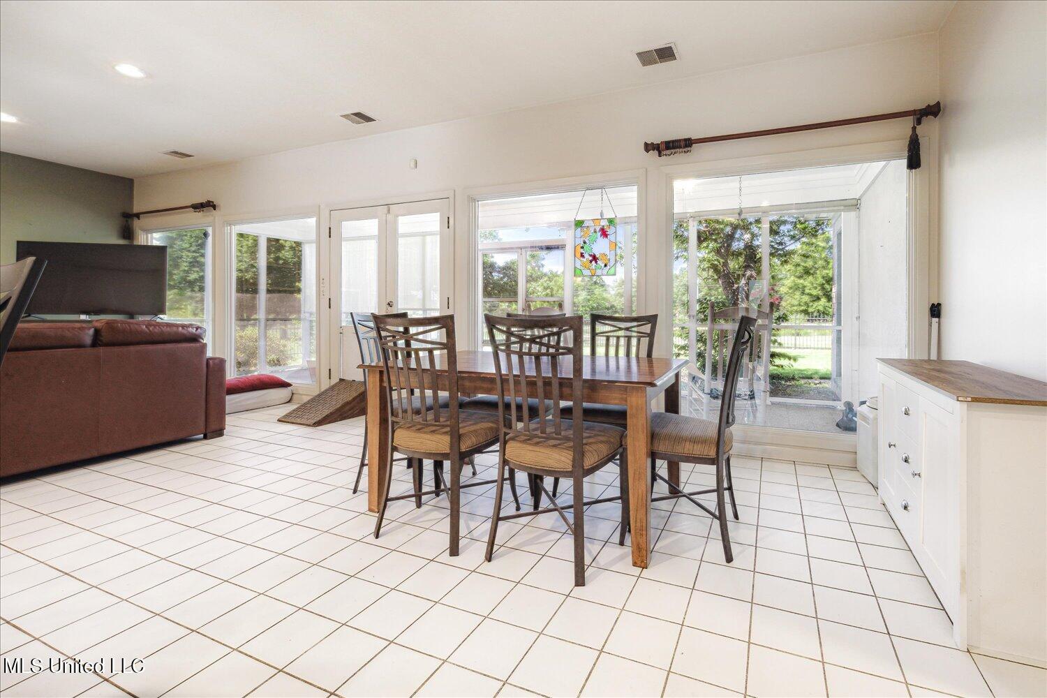 7925 Kirkwood Cove, Olive Branch, Mississippi image 12