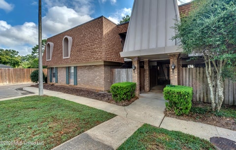 Condo For Sale - 5155 Wayneland Drive<br/> Jackson, MS 39211