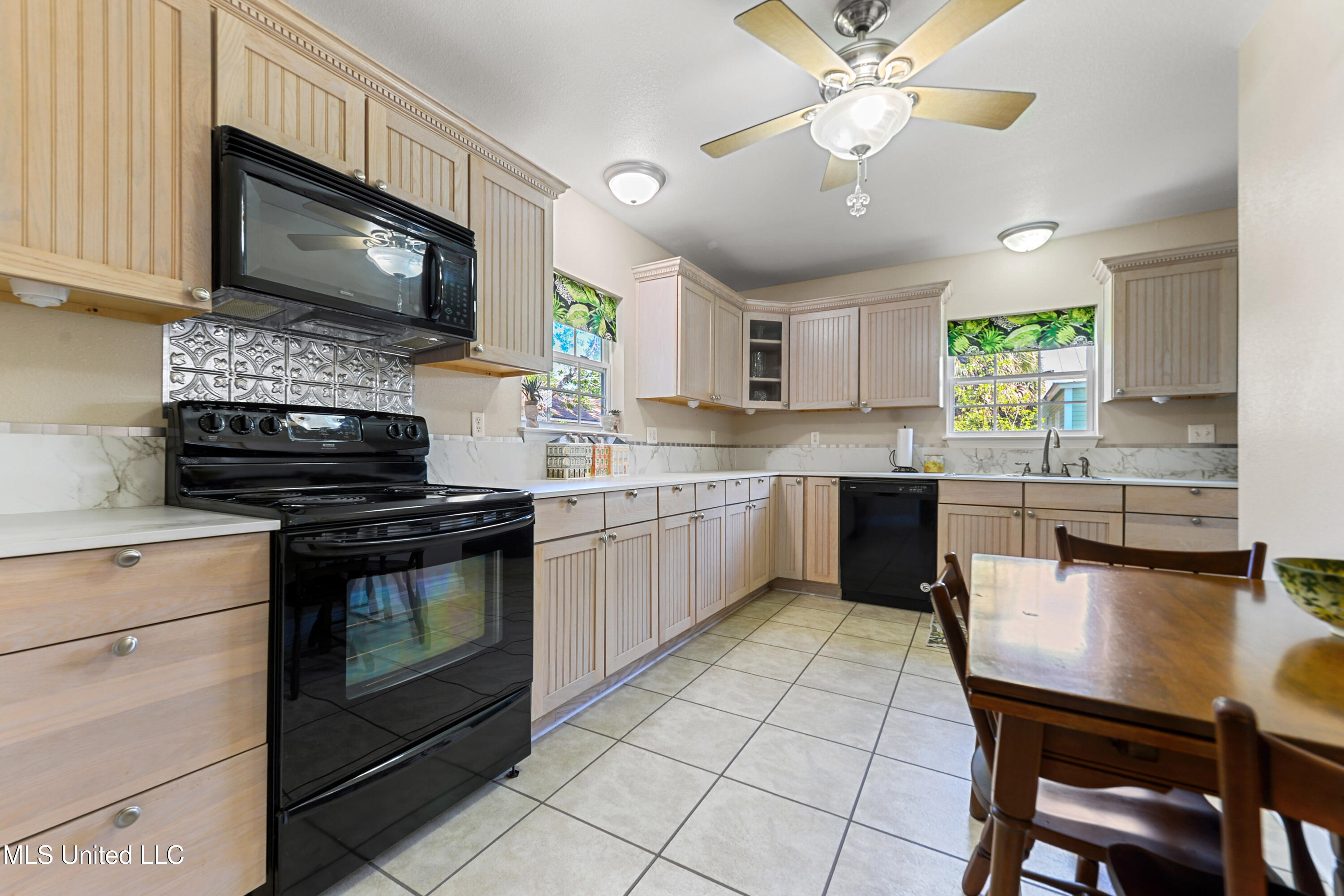 211 Demontluzin Avenue, Bay Saint Louis, Mississippi image 10