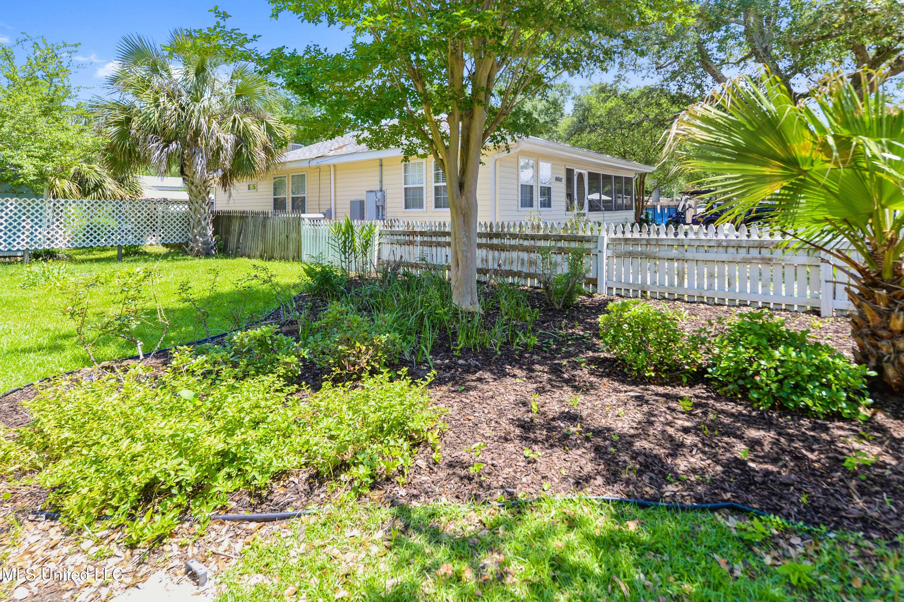211 Demontluzin Avenue, Bay Saint Louis, Mississippi image 42
