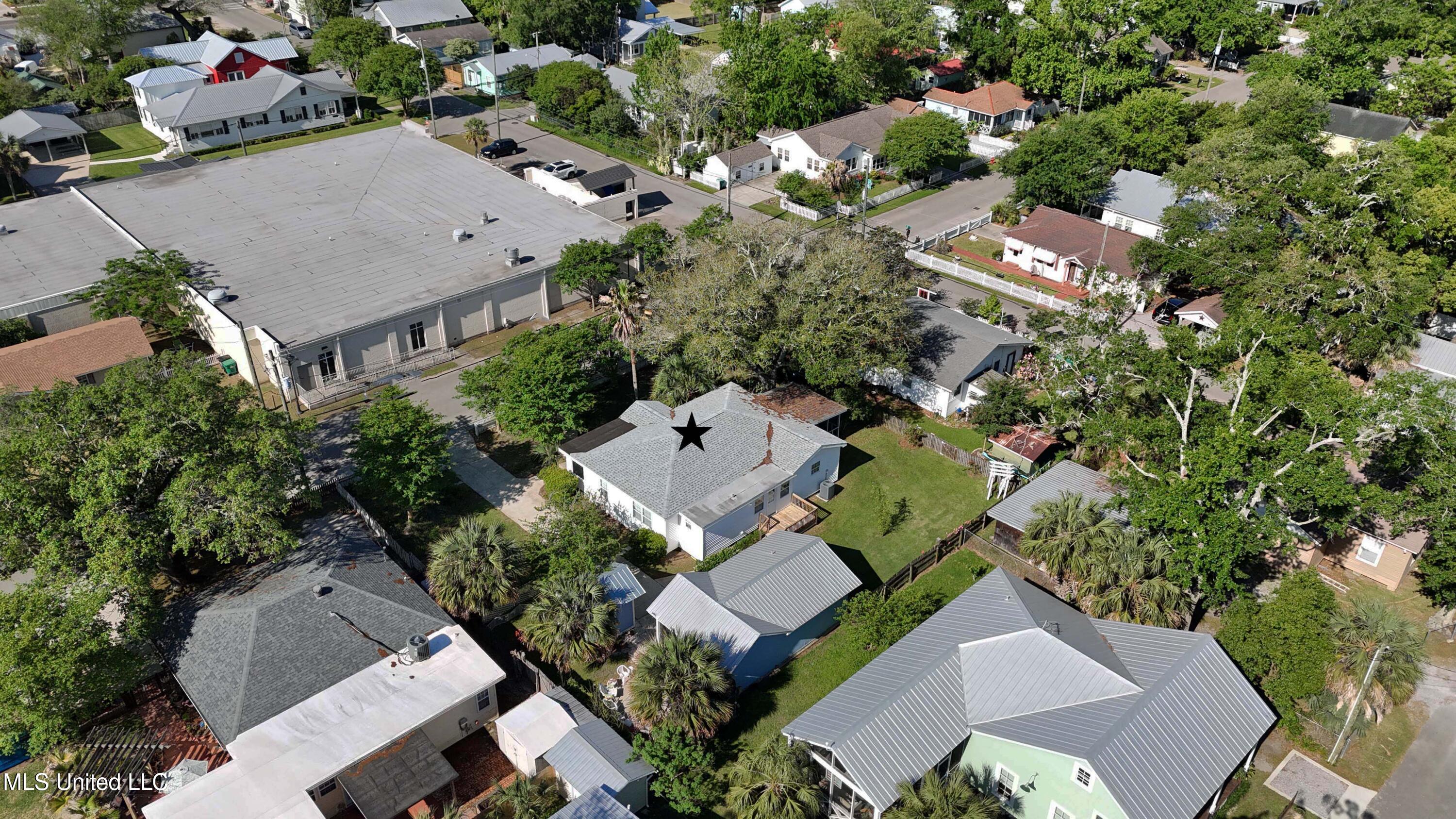 211 Demontluzin Avenue, Bay Saint Louis, Mississippi image 36
