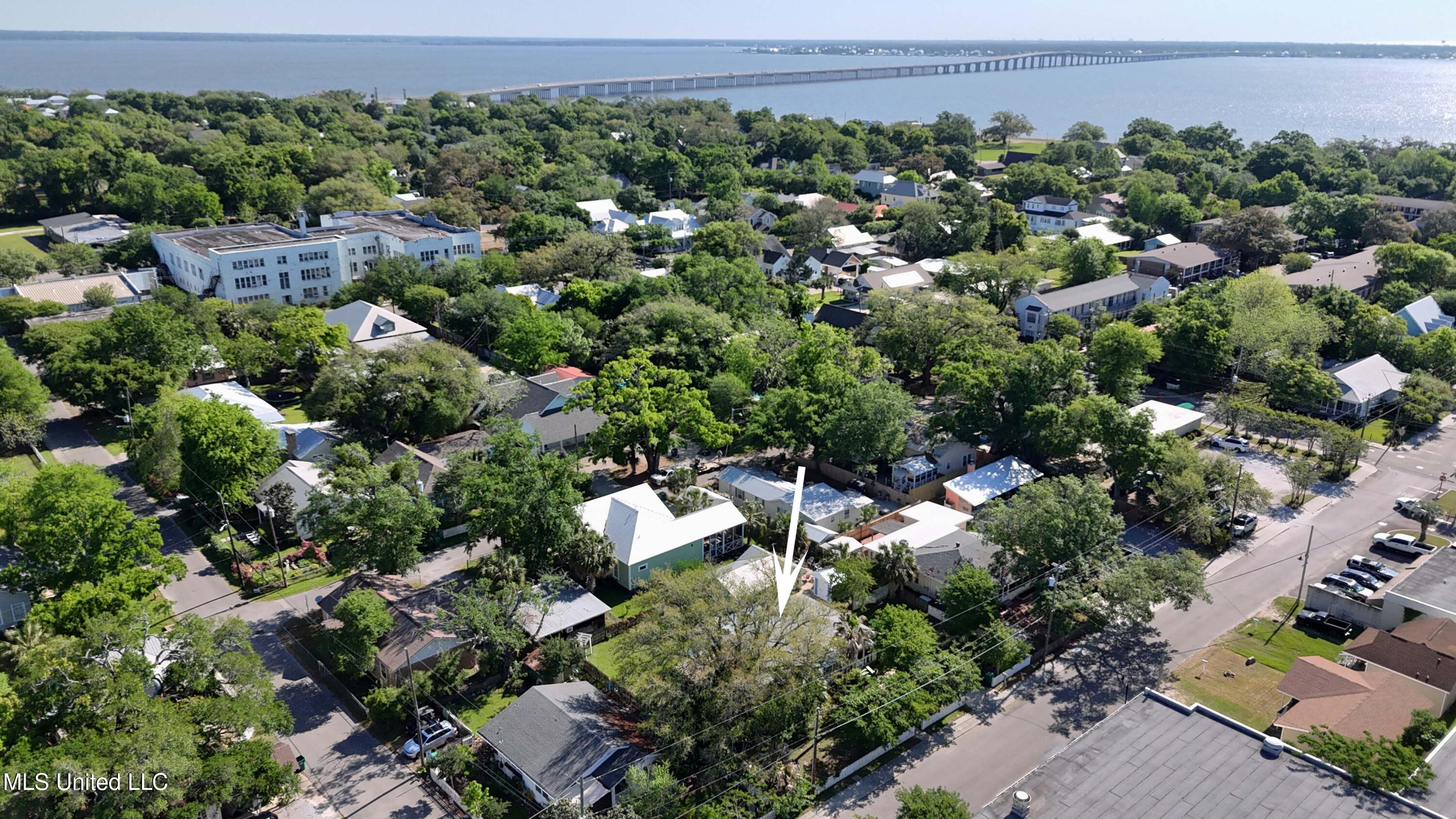 211 Demontluzin Avenue, Bay Saint Louis, Mississippi image 32