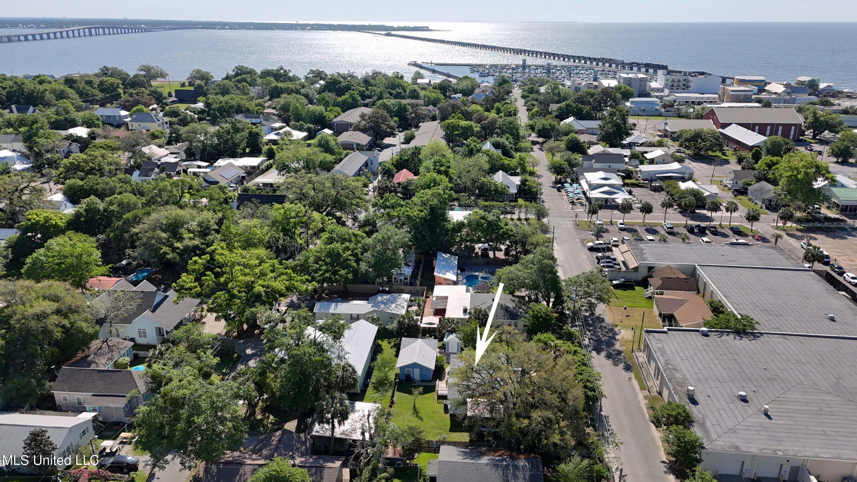 211 Demontluzin Avenue, Bay Saint Louis, Mississippi image 33