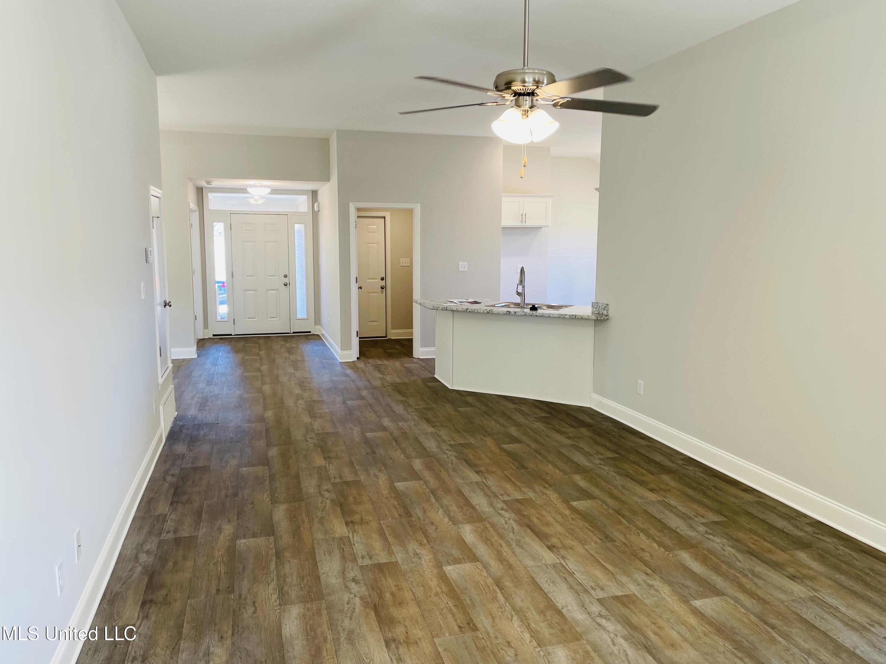 1628 Cambria Drive, Southaven, Mississippi image 4