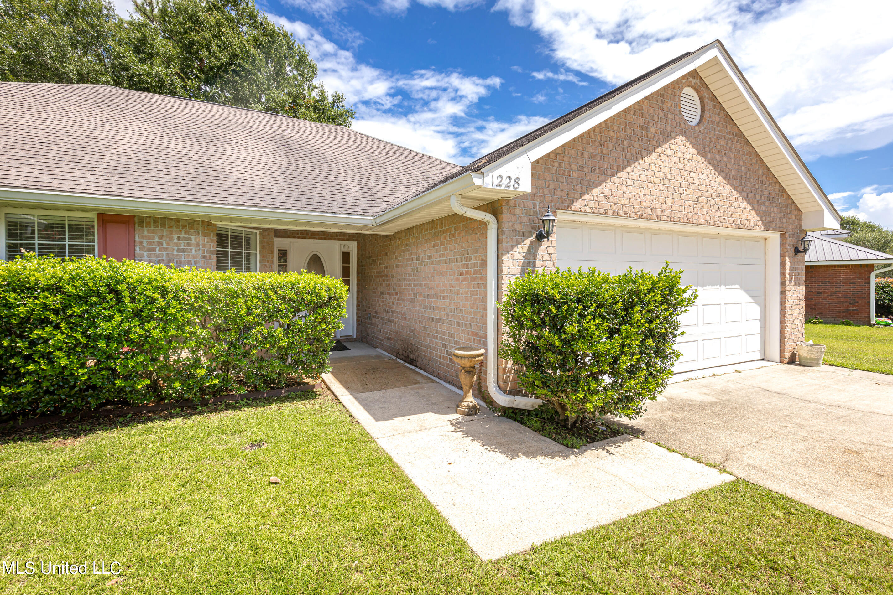 1228 Monticello Boulevard, Ocean Springs, Mississippi image 3