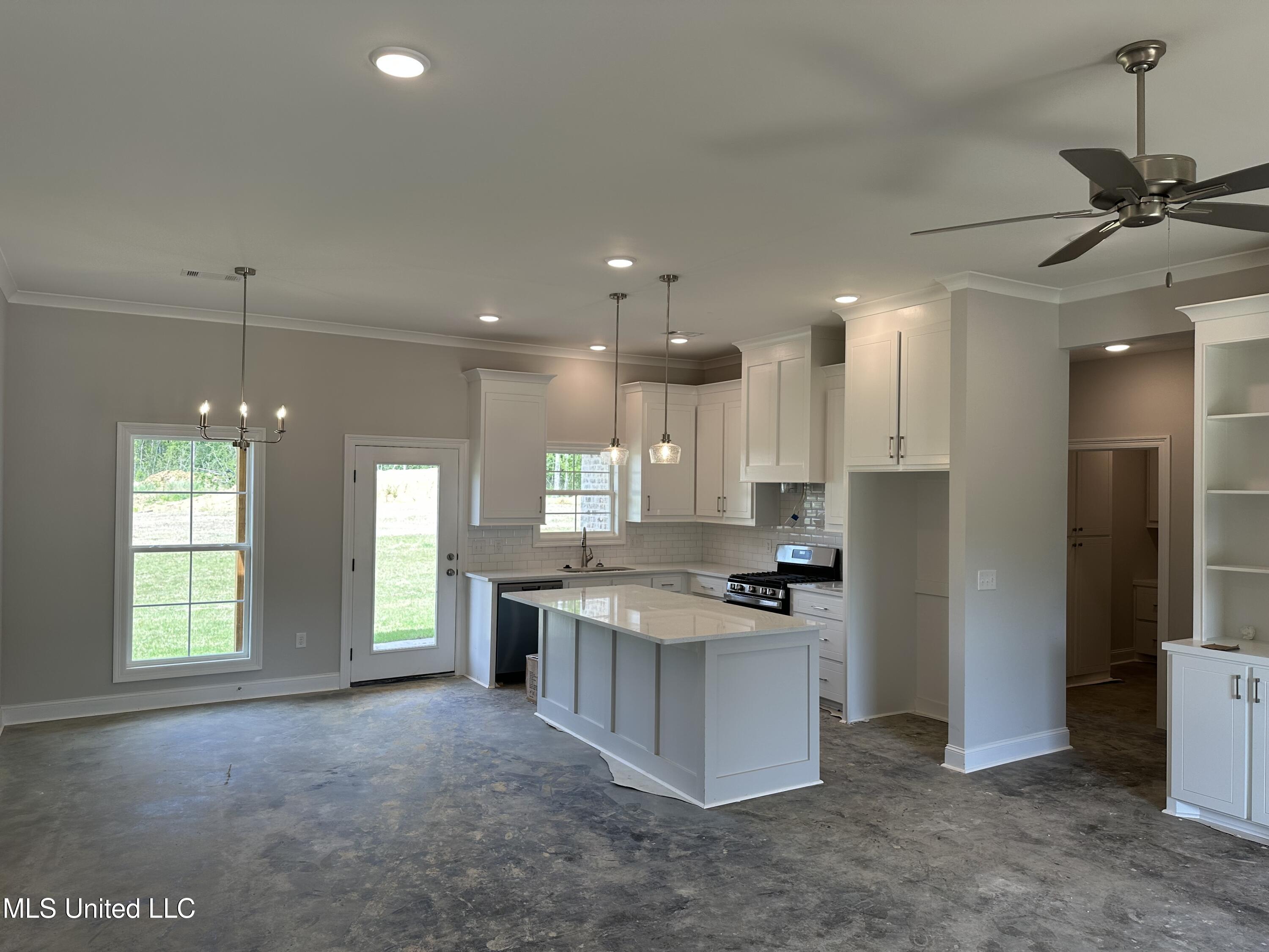972 Riverside Lane, Pearl, Mississippi image 2