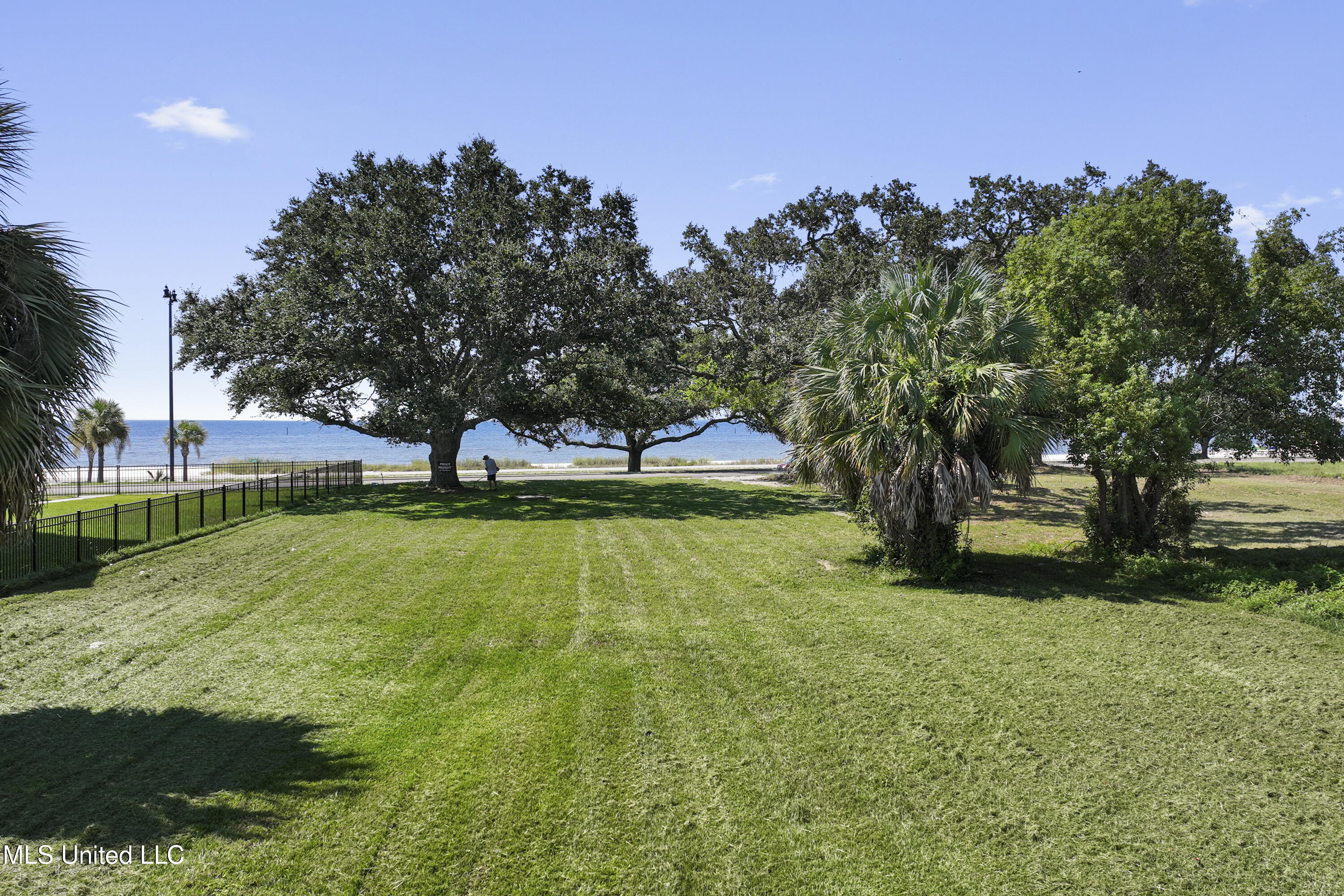 1512 E Beach Boulevard, Gulfport, Mississippi image 8