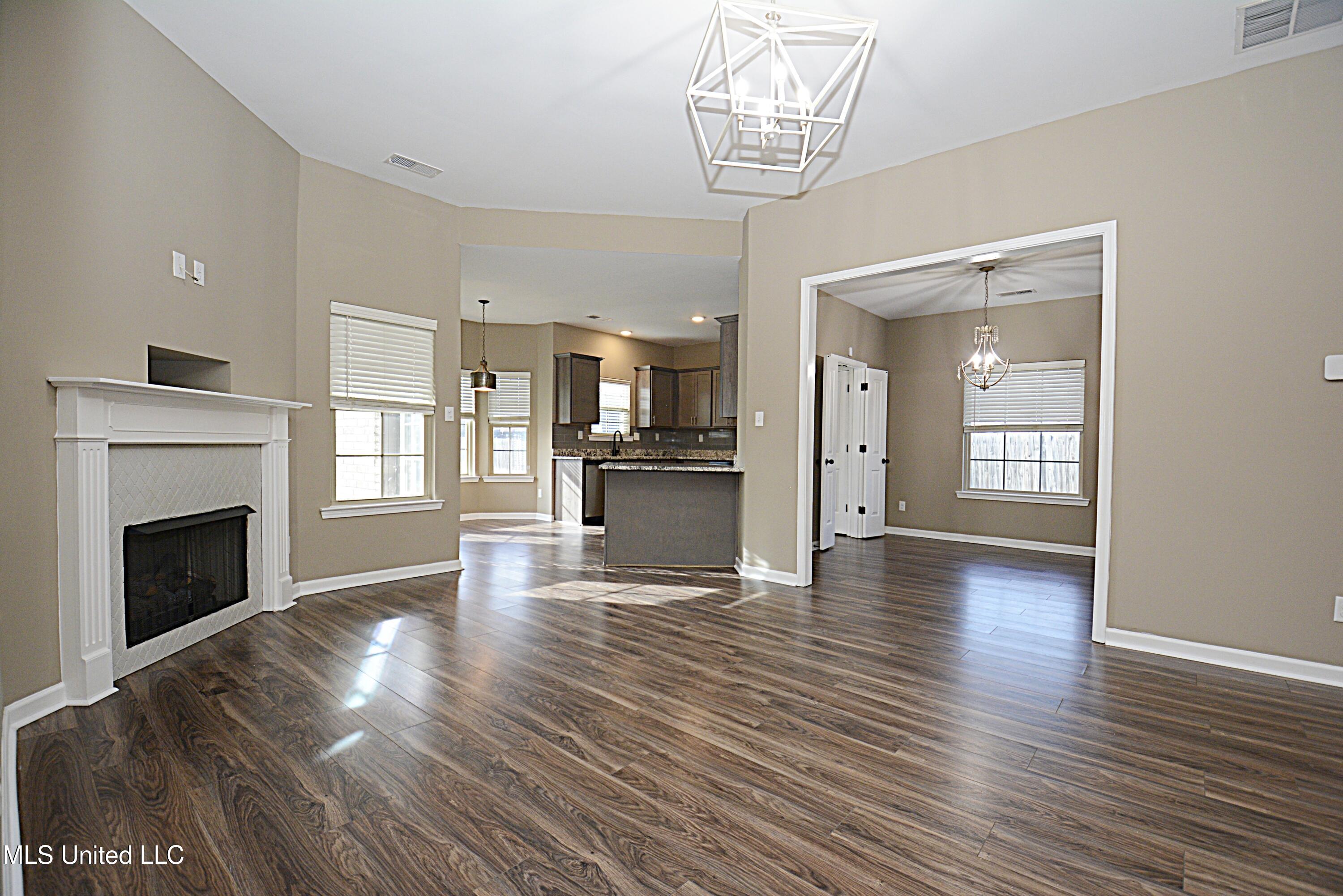 5207 Sweetwater Drive, Southaven, Mississippi image 3