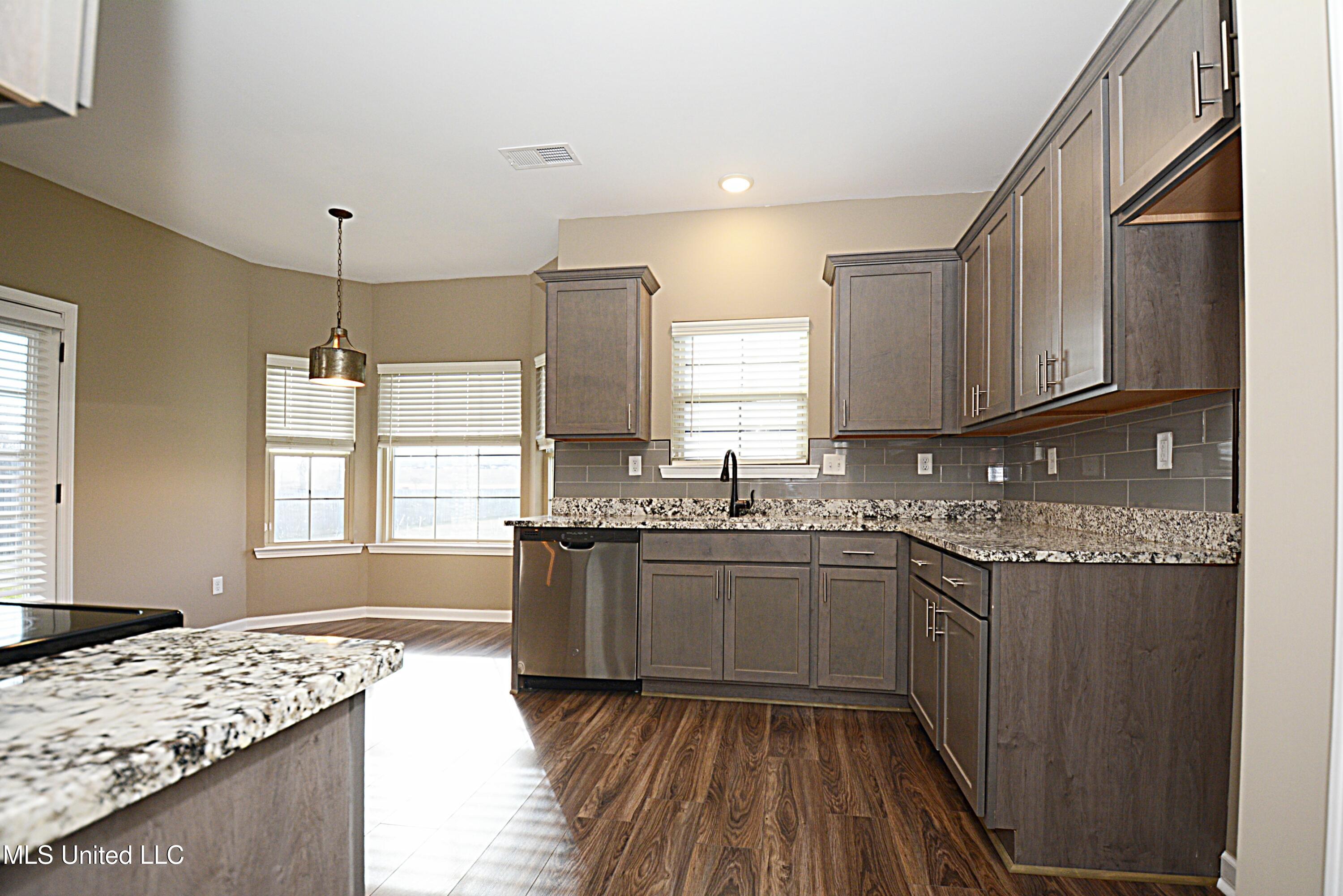 5207 Sweetwater Drive, Southaven, Mississippi image 8