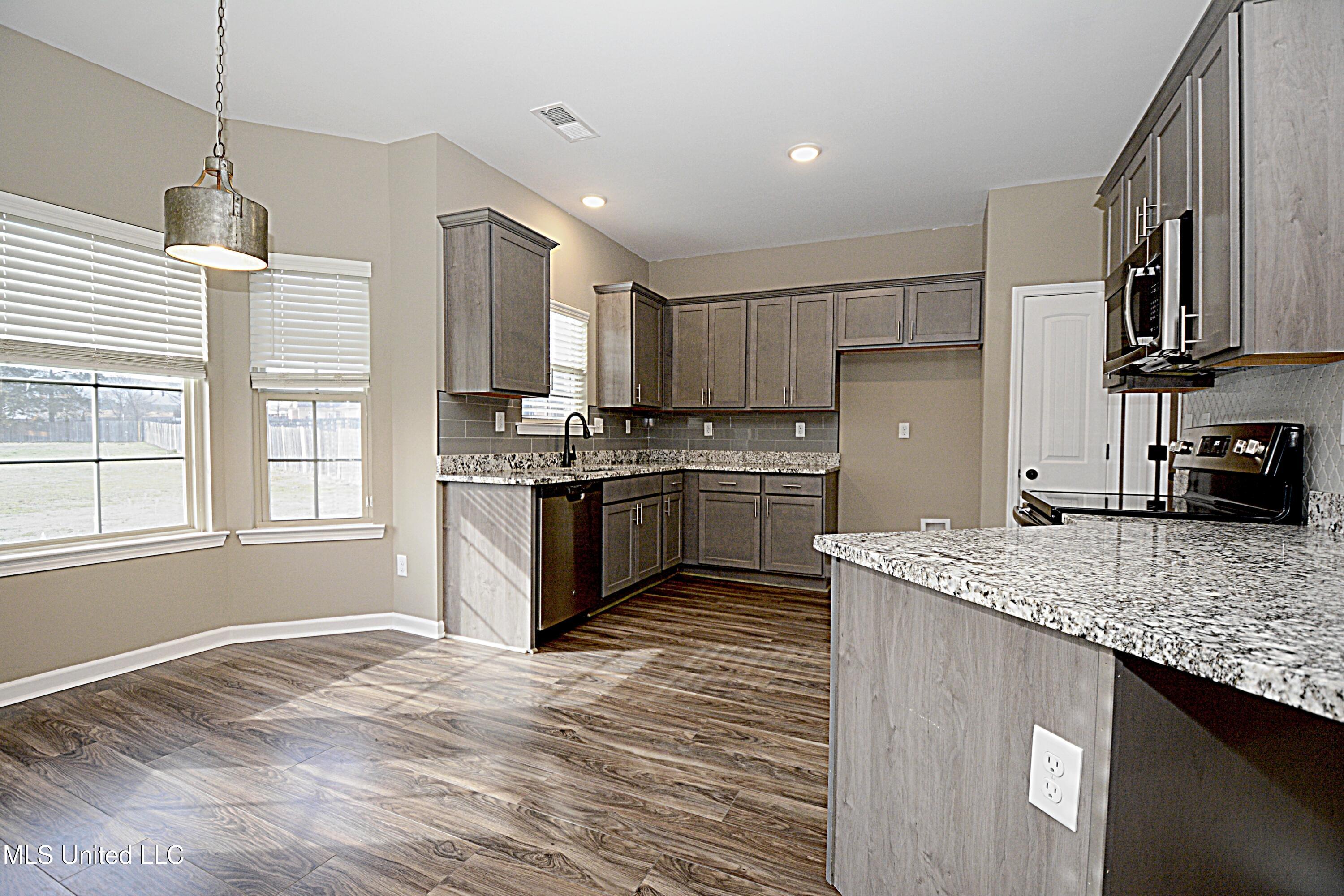 5207 Sweetwater Drive, Southaven, Mississippi image 11