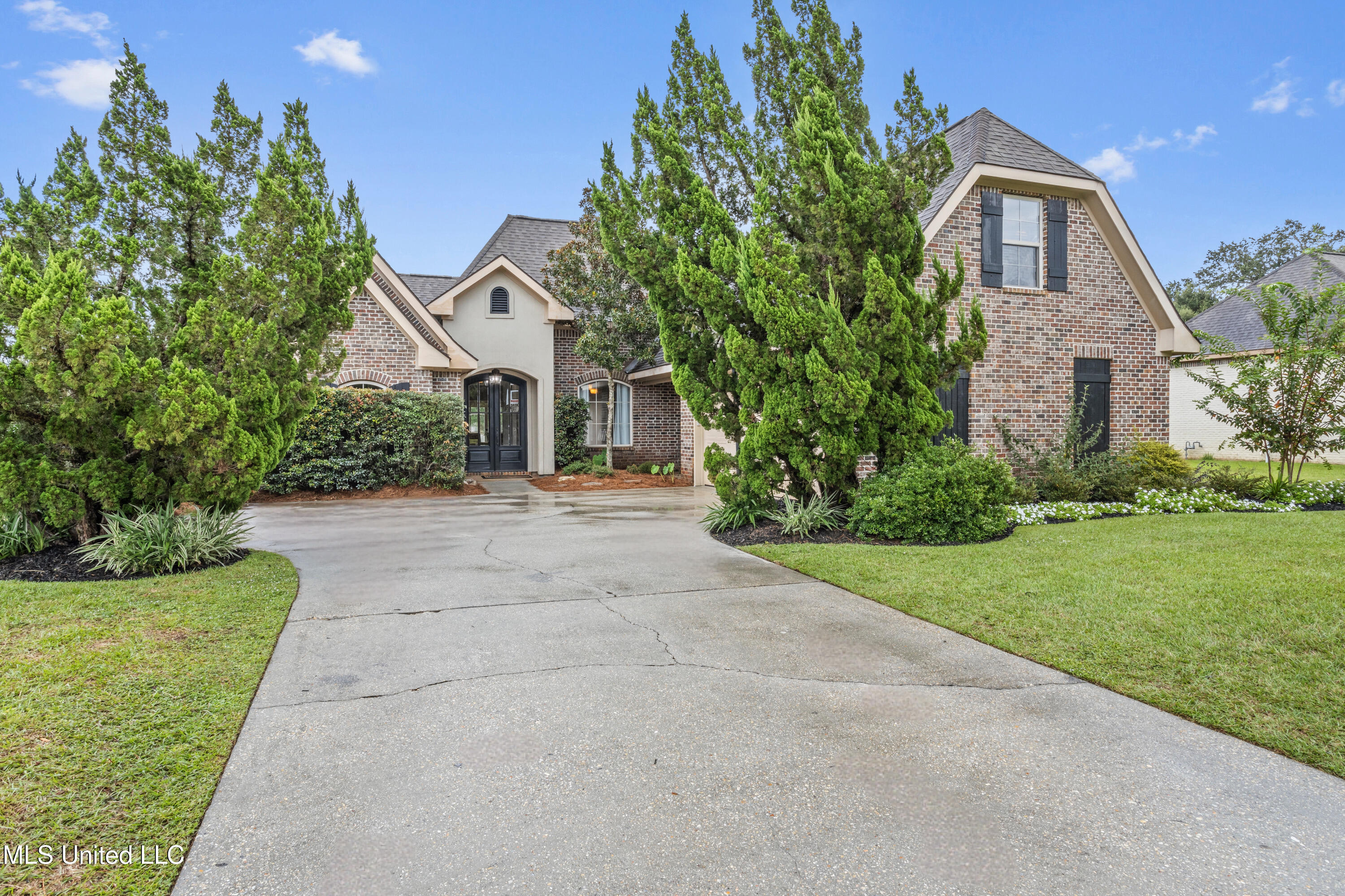 12024 Ol Oaks Drive, Gulfport, Mississippi image 1