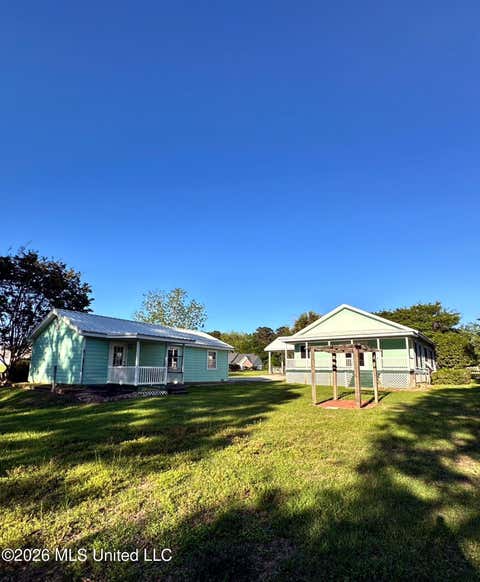 Homes For Sale - 7 Cottage Lane<br/> Carriere, MS 39426
