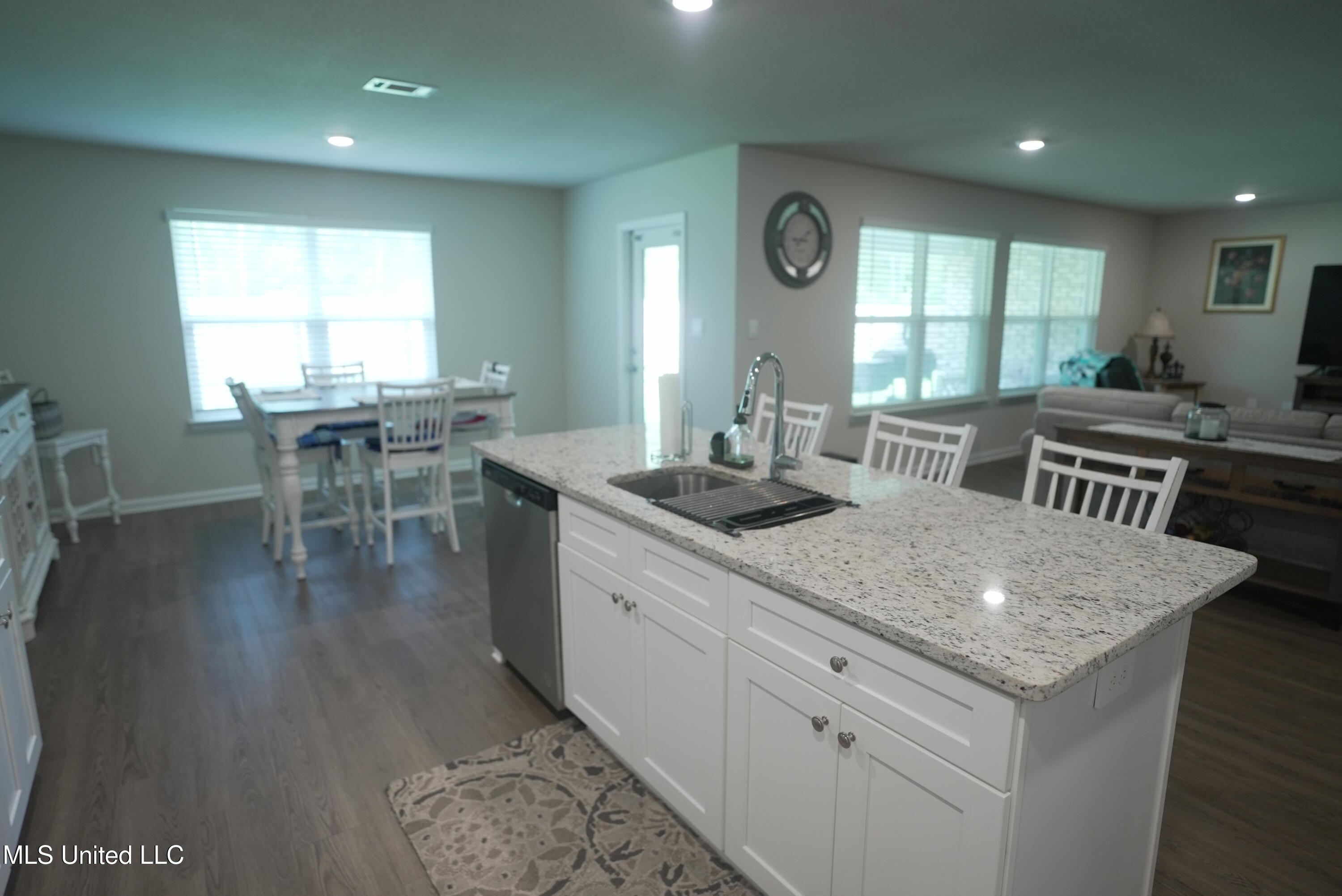 1072 Enclave Circle, Long Beach, Mississippi image 6