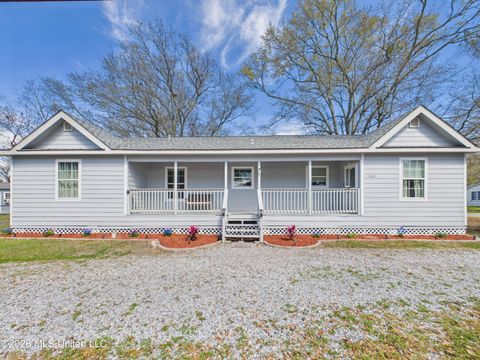 Homes For Sale - 1909 Polk Avenue<br/> Pascagoula, MS 39567