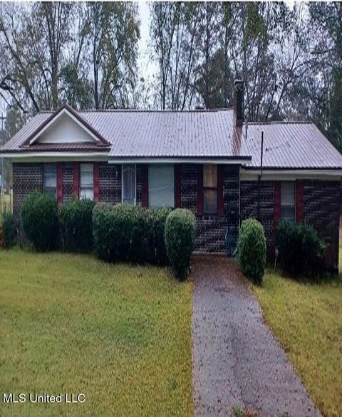 Homes For Sale - 72 T J Verdell Street<br/> Macon, MS 39341
