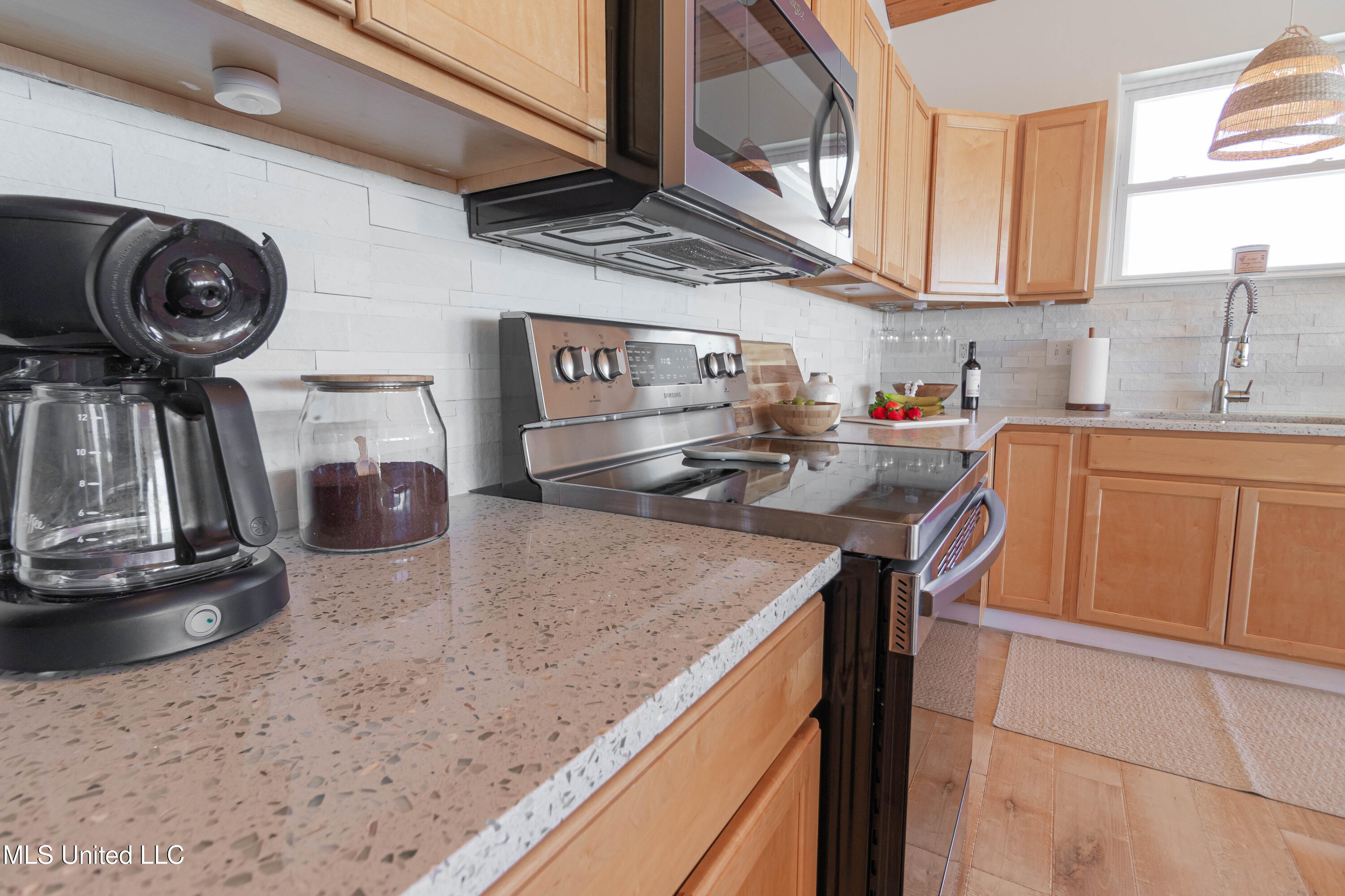 6717 Belle Fontaine Drive, Ocean Springs, Mississippi image 25