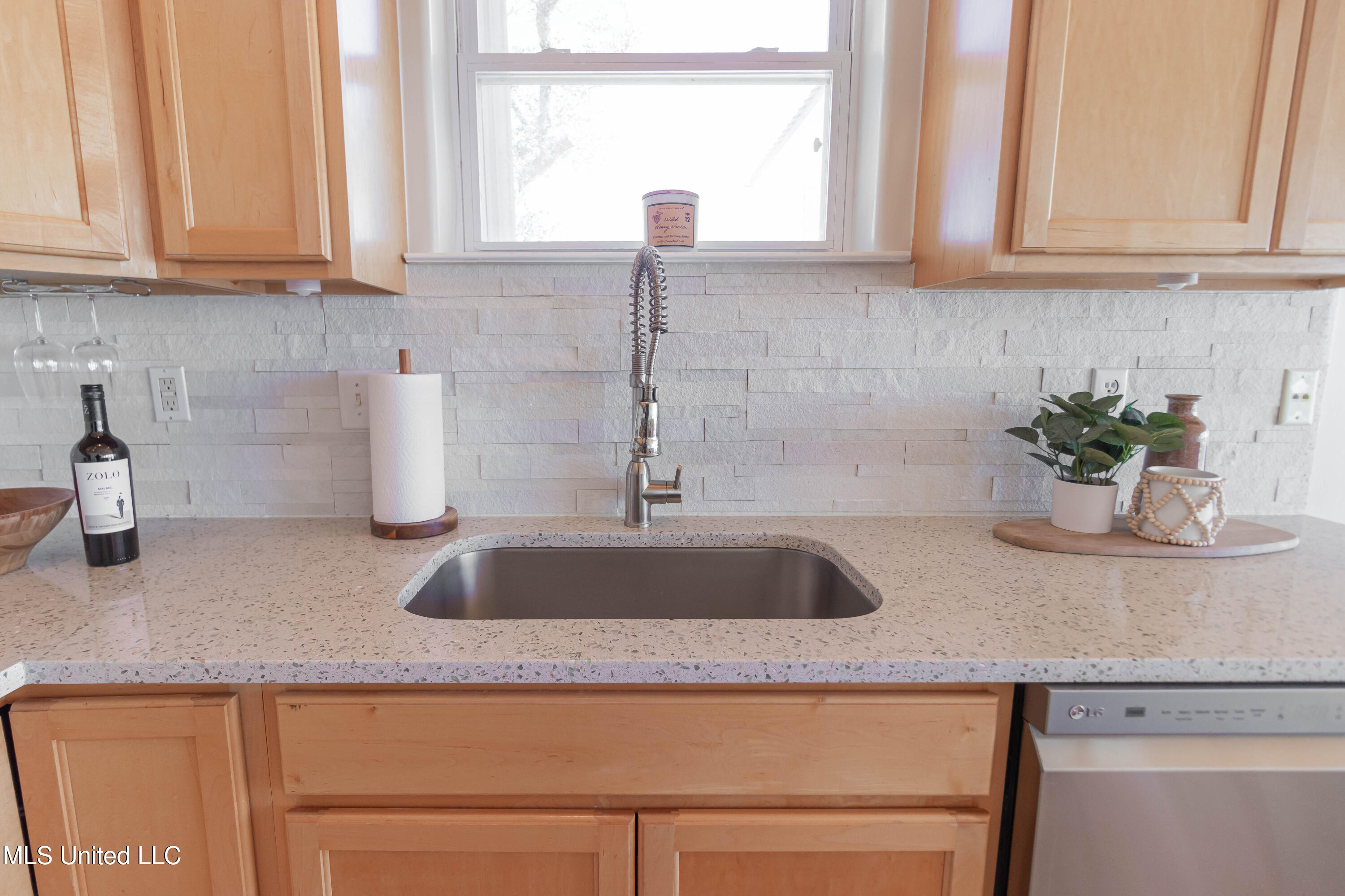 6717 Belle Fontaine Drive, Ocean Springs, Mississippi image 26