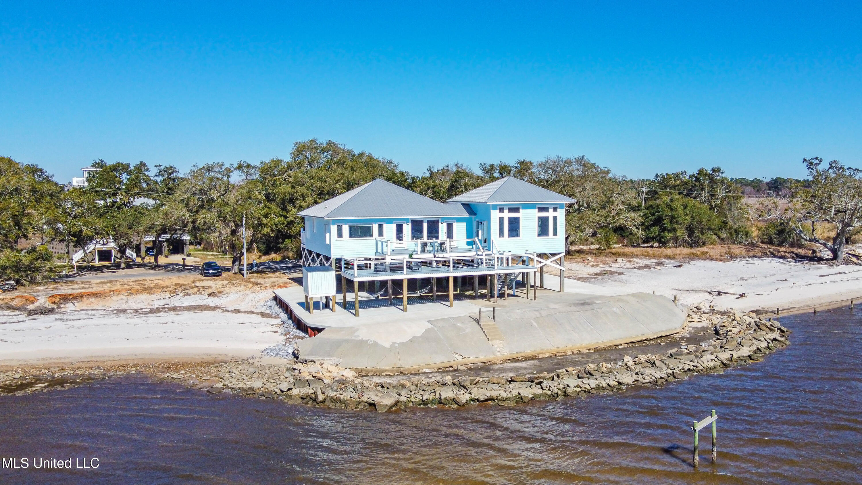 6717 Belle Fontaine Drive, Ocean Springs, Mississippi image 3