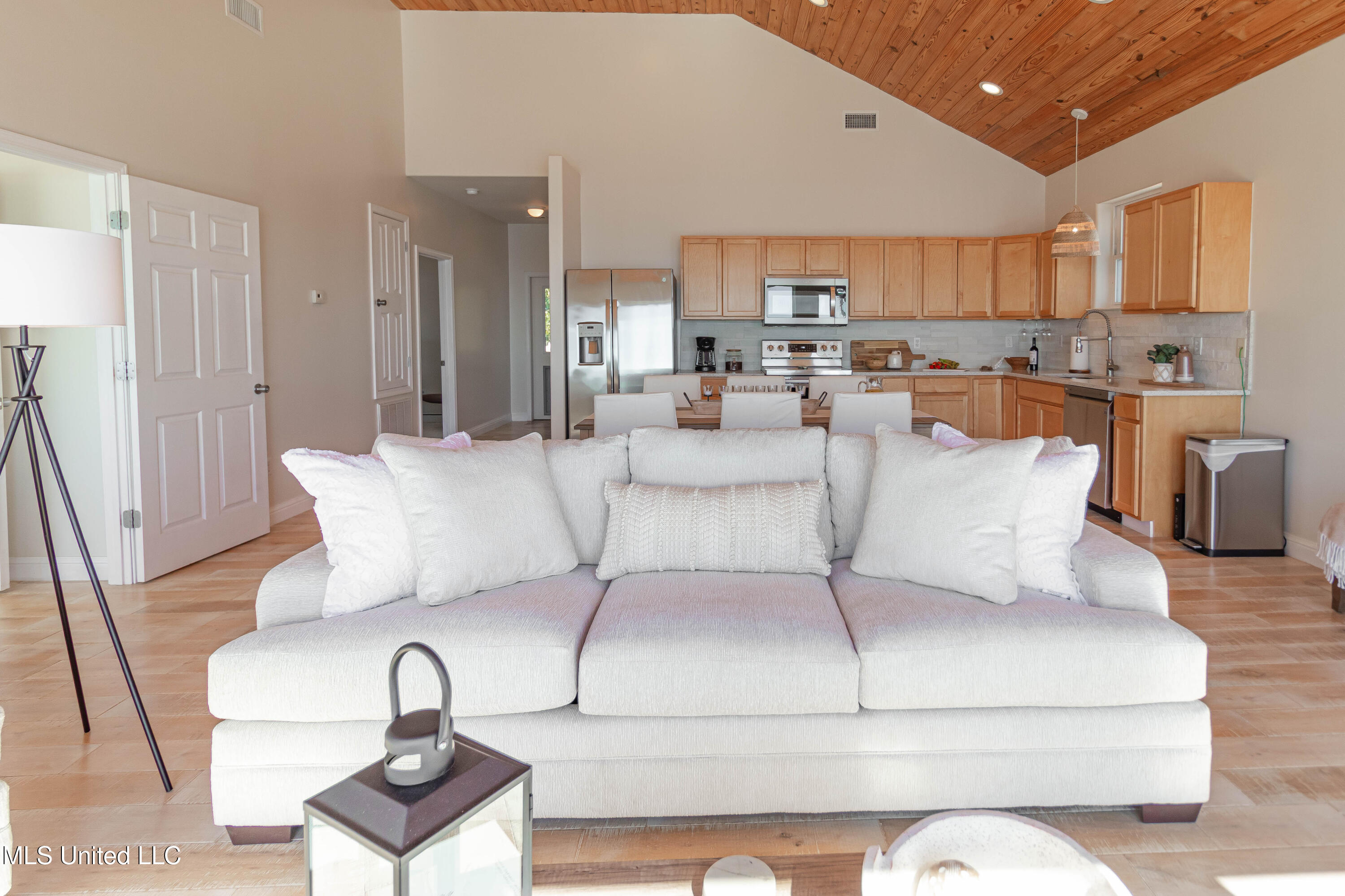 6717 Belle Fontaine Drive, Ocean Springs, Mississippi image 18