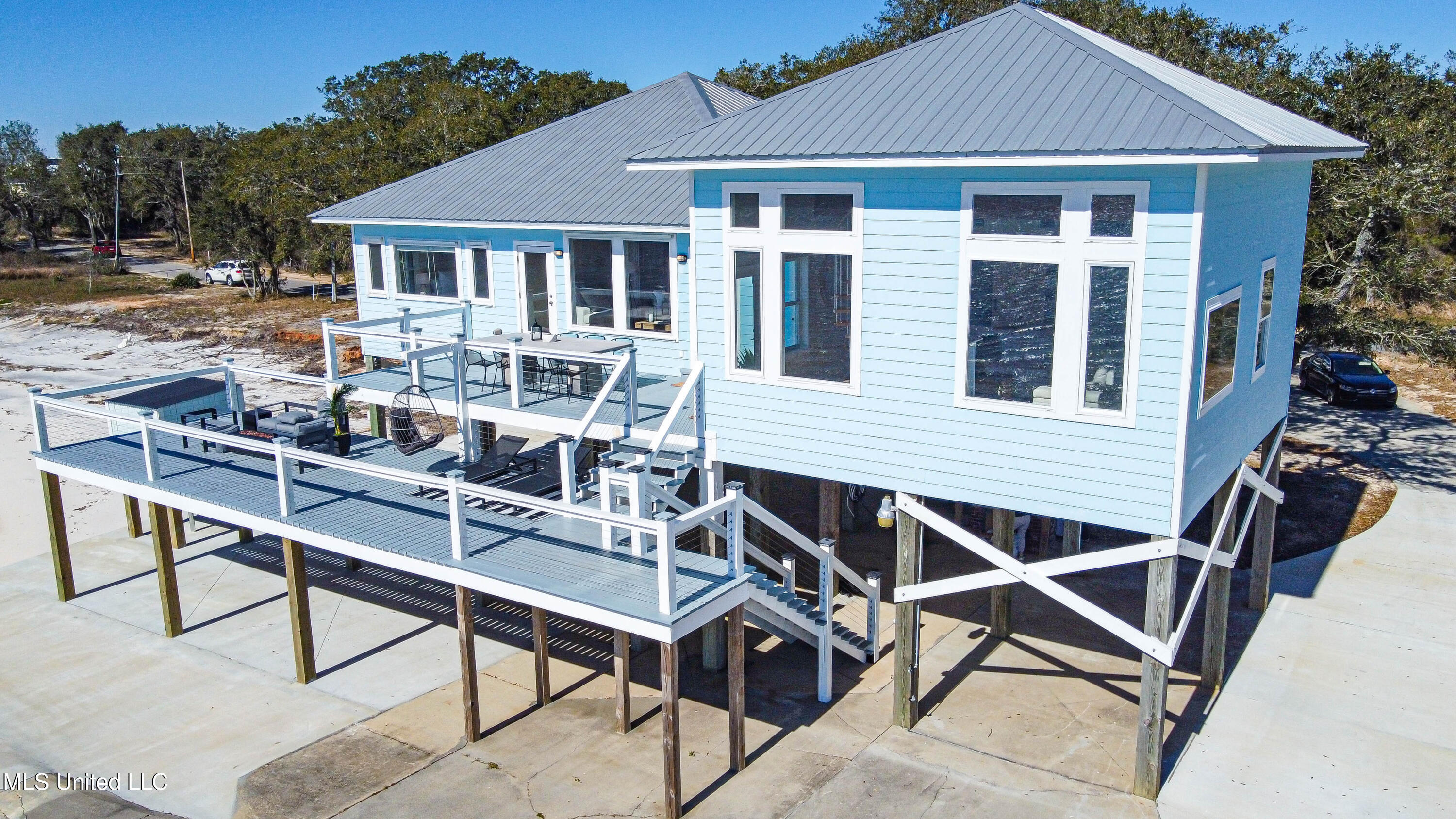 6717 Belle Fontaine Drive, Ocean Springs, Mississippi image 2