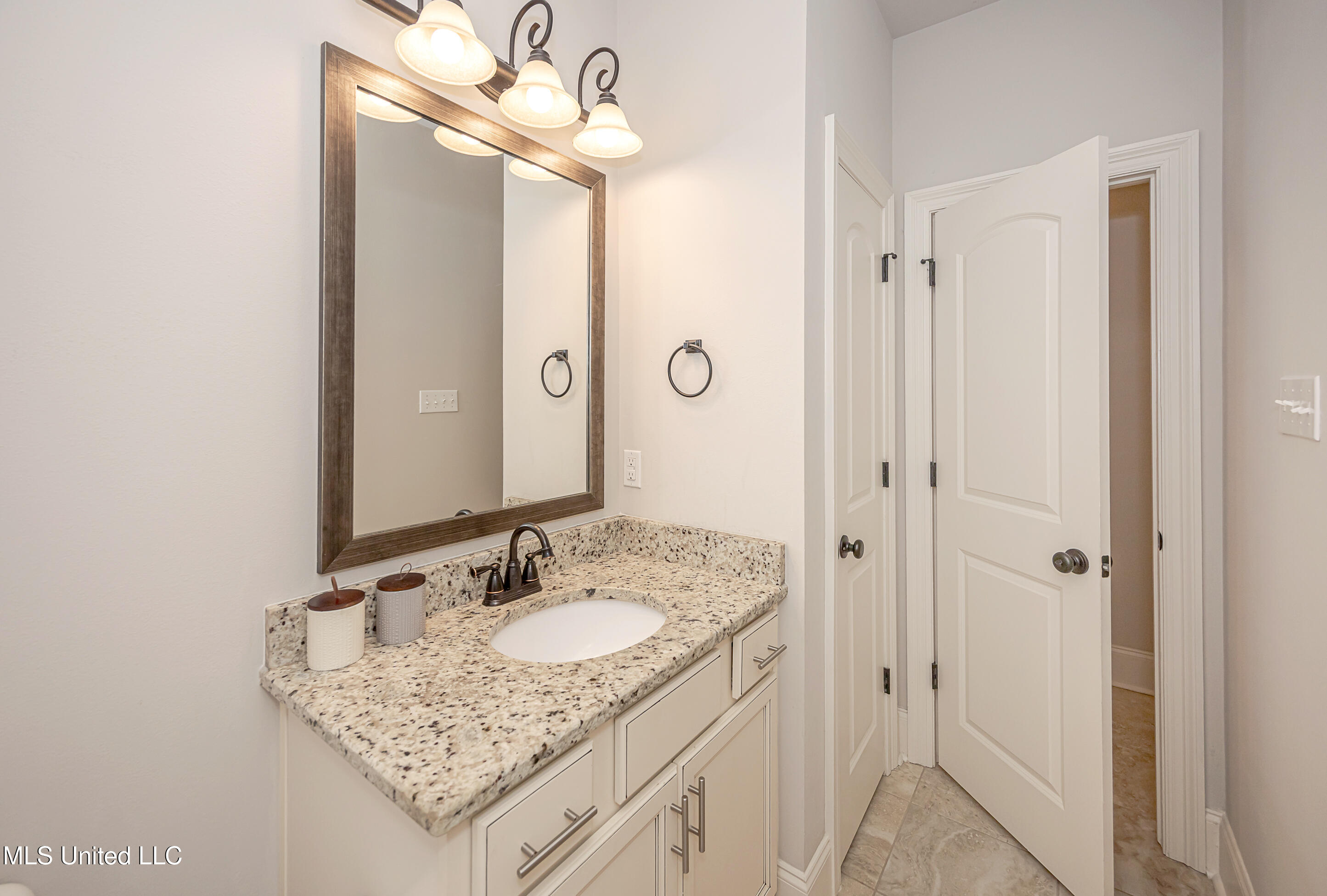 5493 Caymus Cove, Ocean Springs, Mississippi image 48