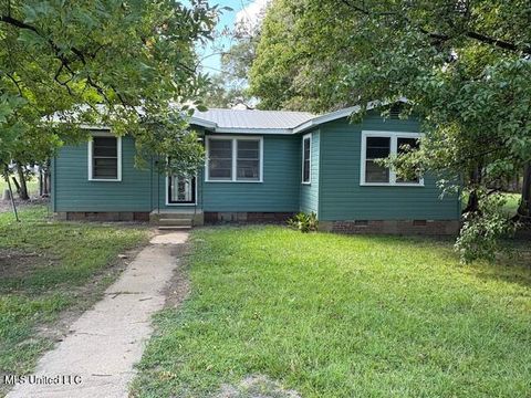 Homes For Sale - 508 N 2nd Avenue<br/> Leflore County, Greenwood, MS 38930
